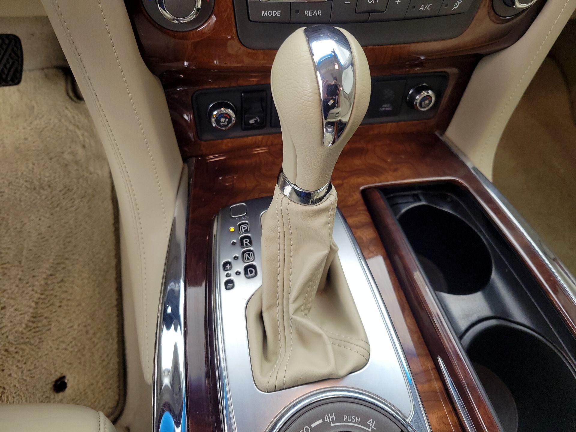 Thumbnail: 2016 INFINITI QX80 - 18