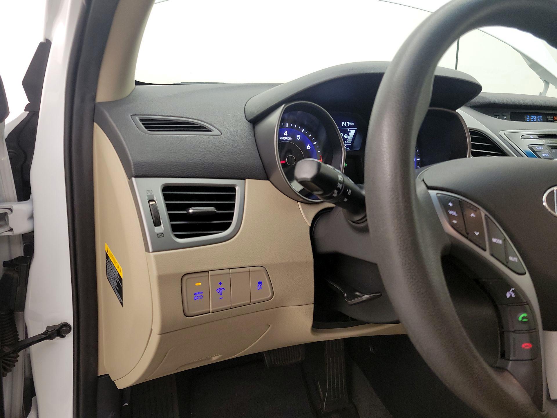 Thumbnail: 2016 Hyundai Elantra - 13