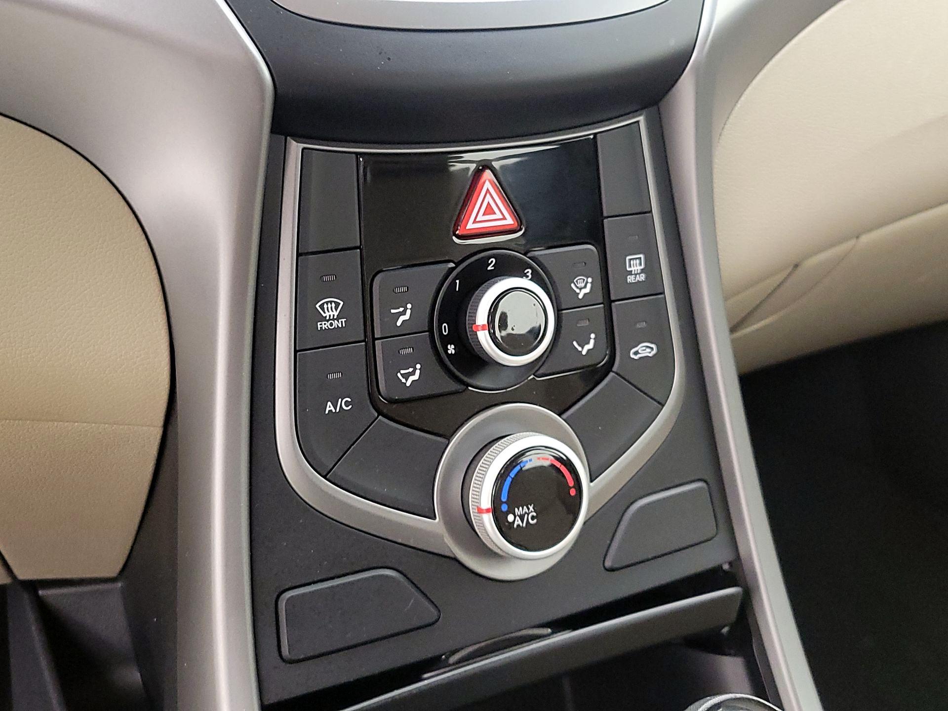 Thumbnail: 2016 Hyundai Elantra - 16