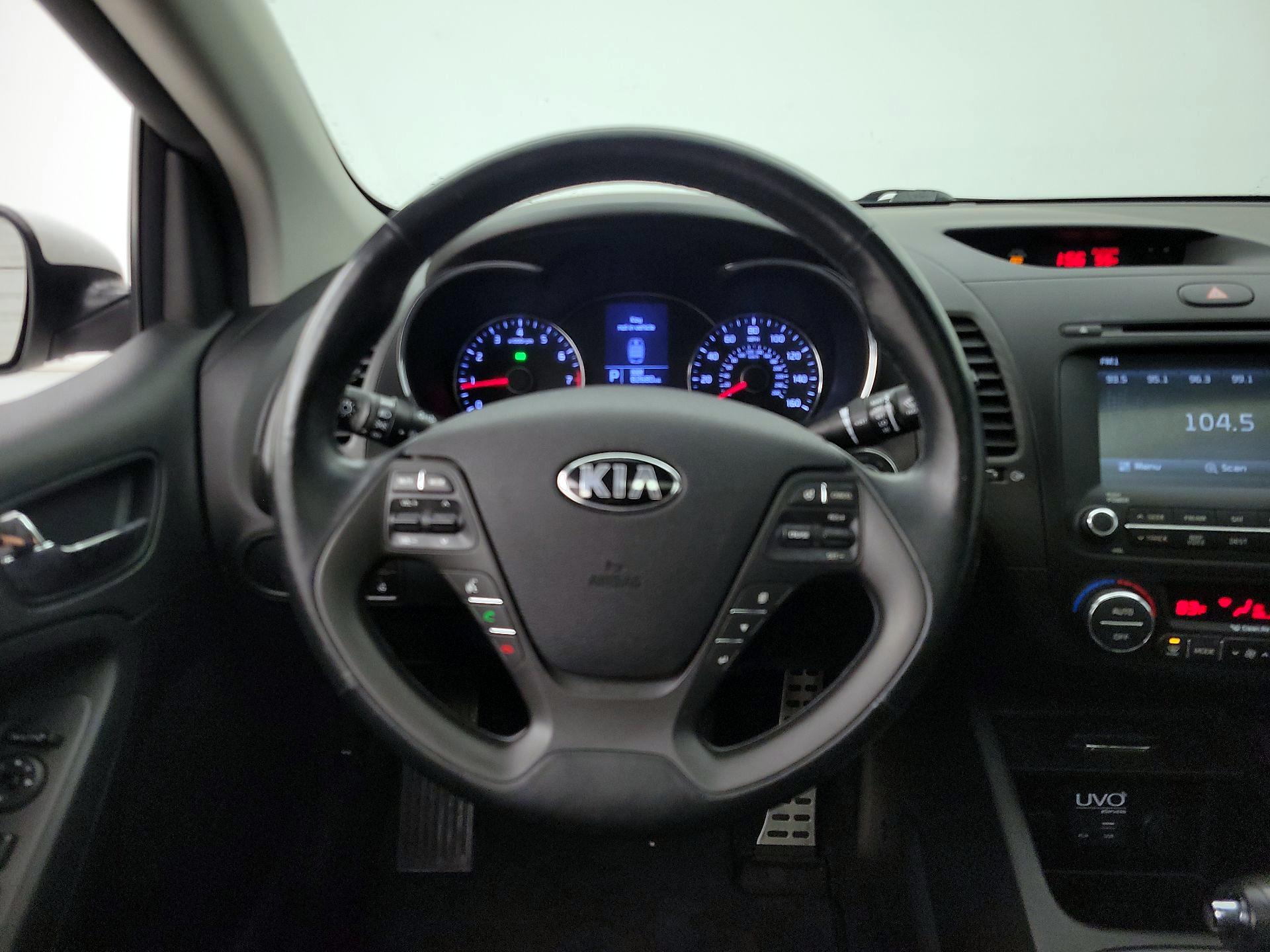 Thumbnail: 2016 Kia Forte - 10