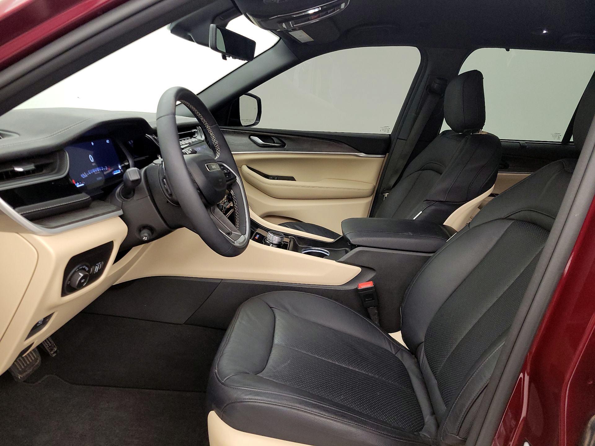 Thumbnail: 2024 Jeep Grand Cherokee - 11