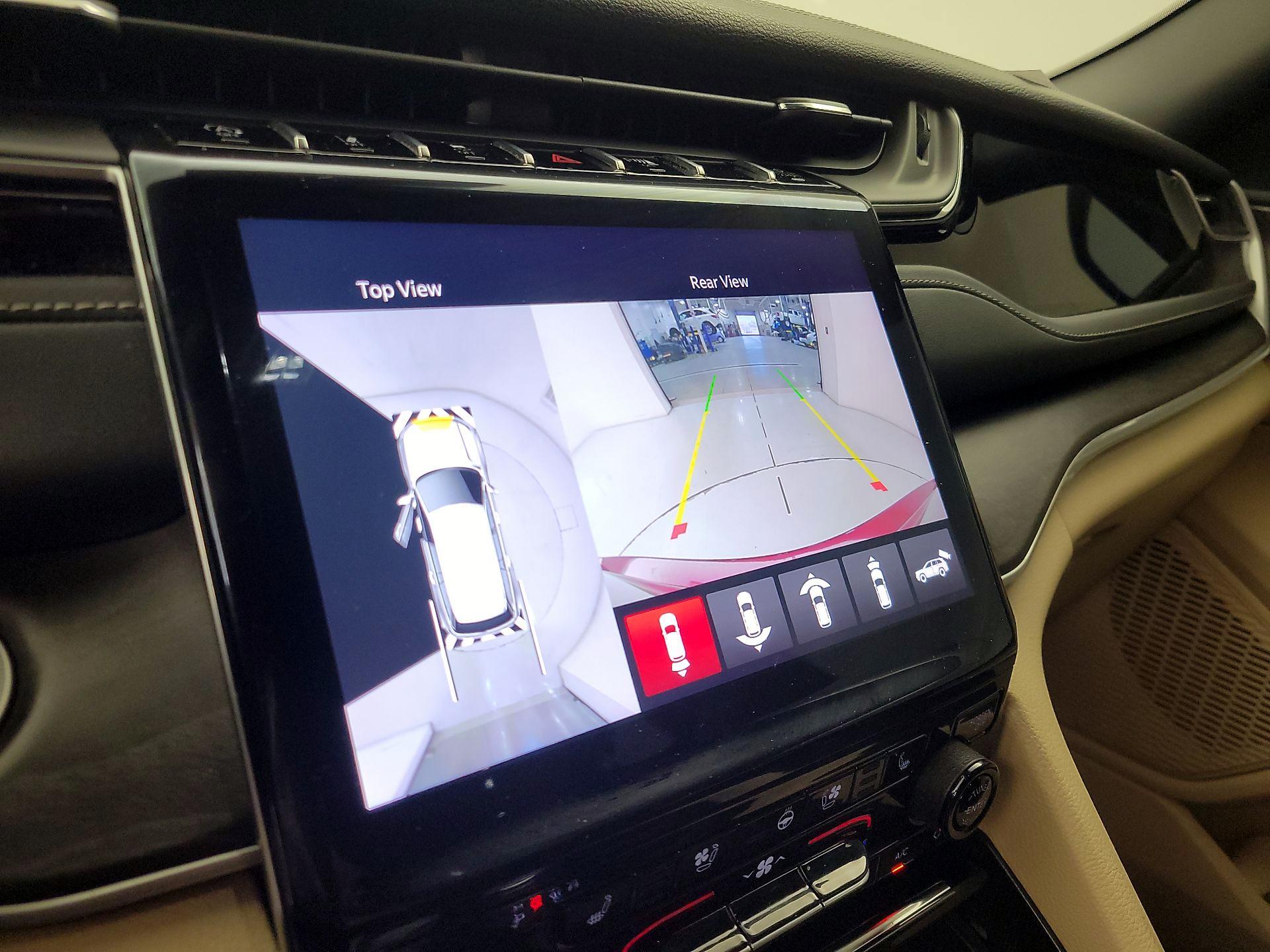 Thumbnail: 2024 Jeep Grand Cherokee - 15