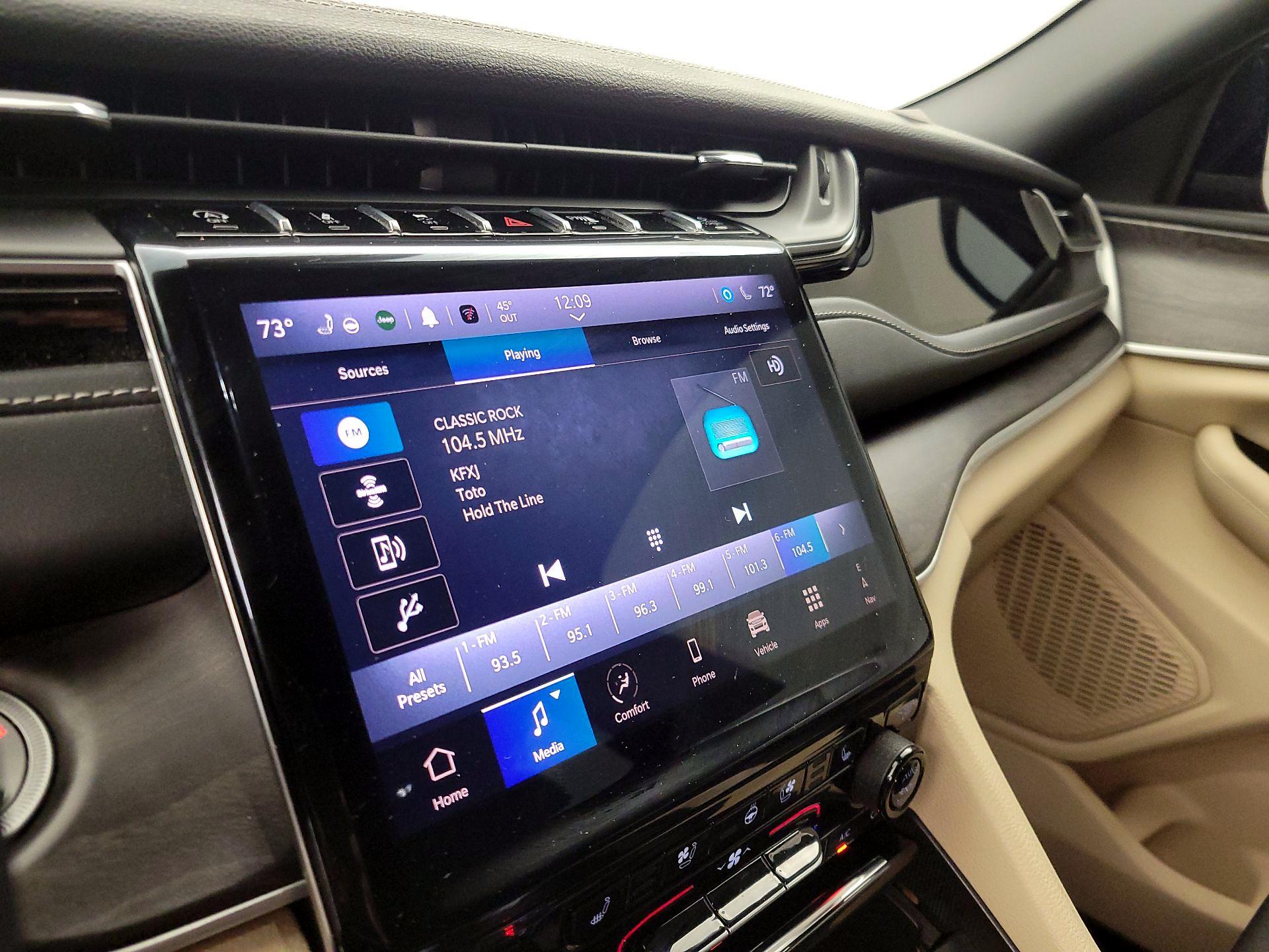 Thumbnail: 2024 Jeep Grand Cherokee - 16