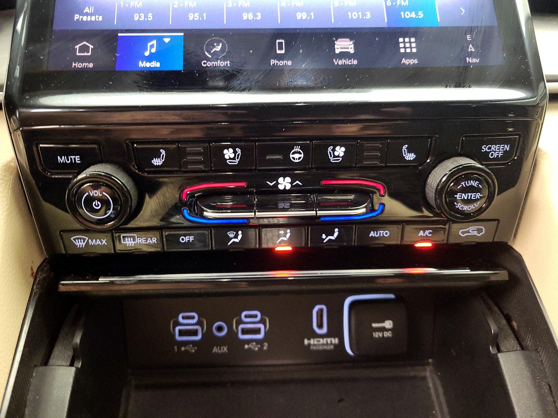 Thumbnail: 2024 Jeep Grand Cherokee - 17