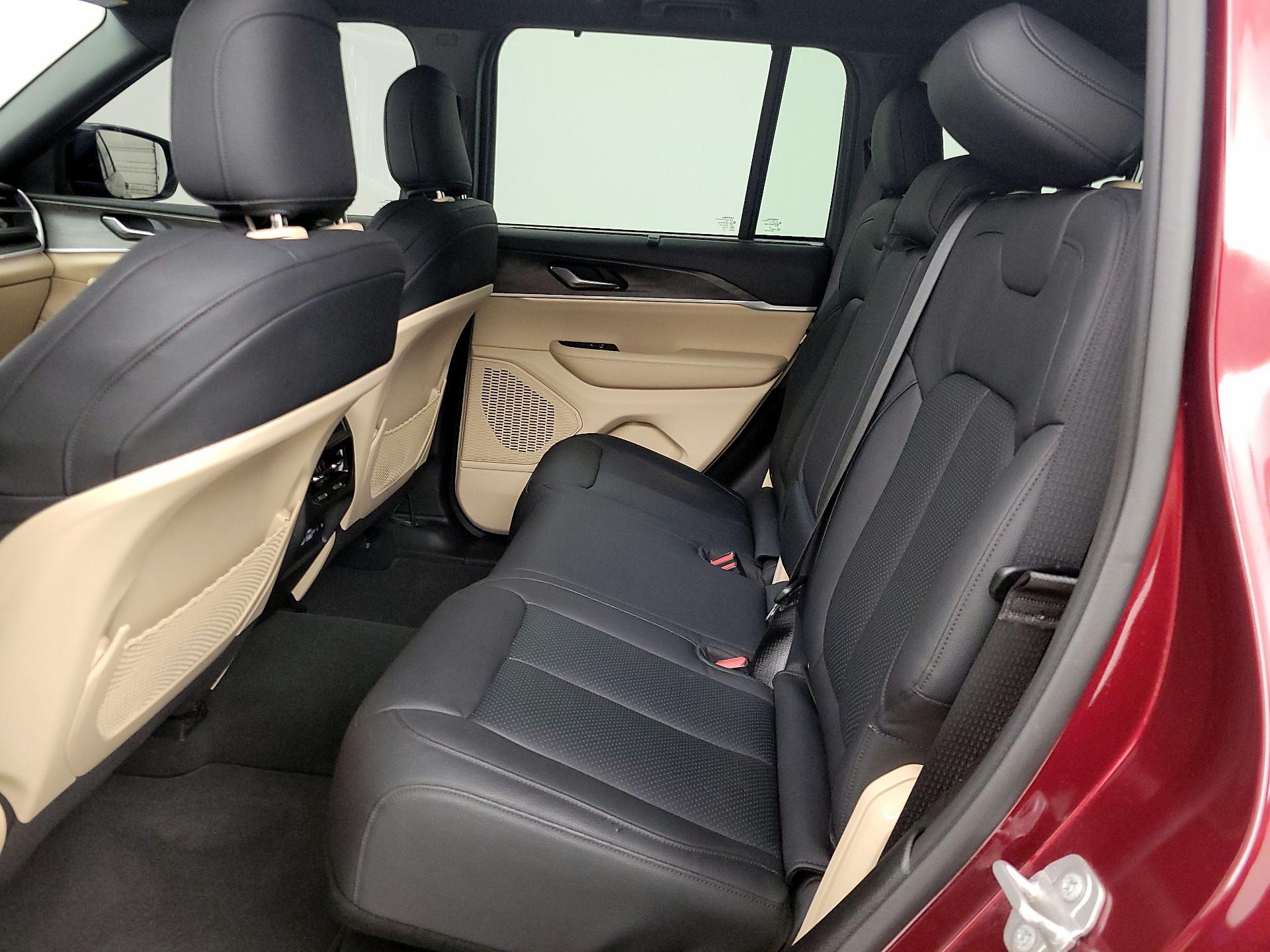 Thumbnail: 2024 Jeep Grand Cherokee - 20