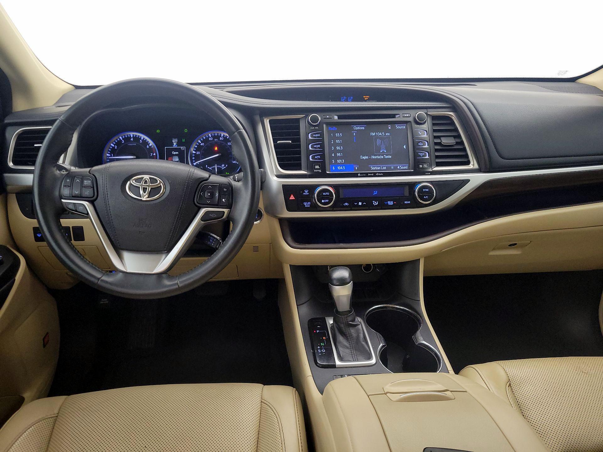 Thumbnail: 2016 Toyota Highlander - 9