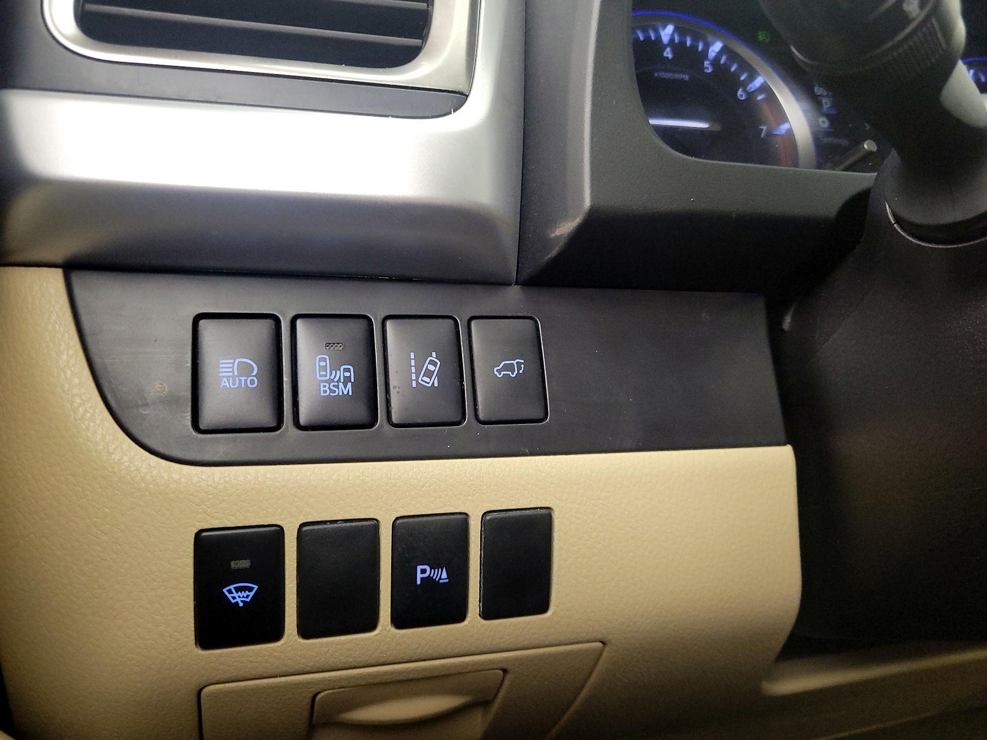 Thumbnail: 2016 Toyota Highlander - 13