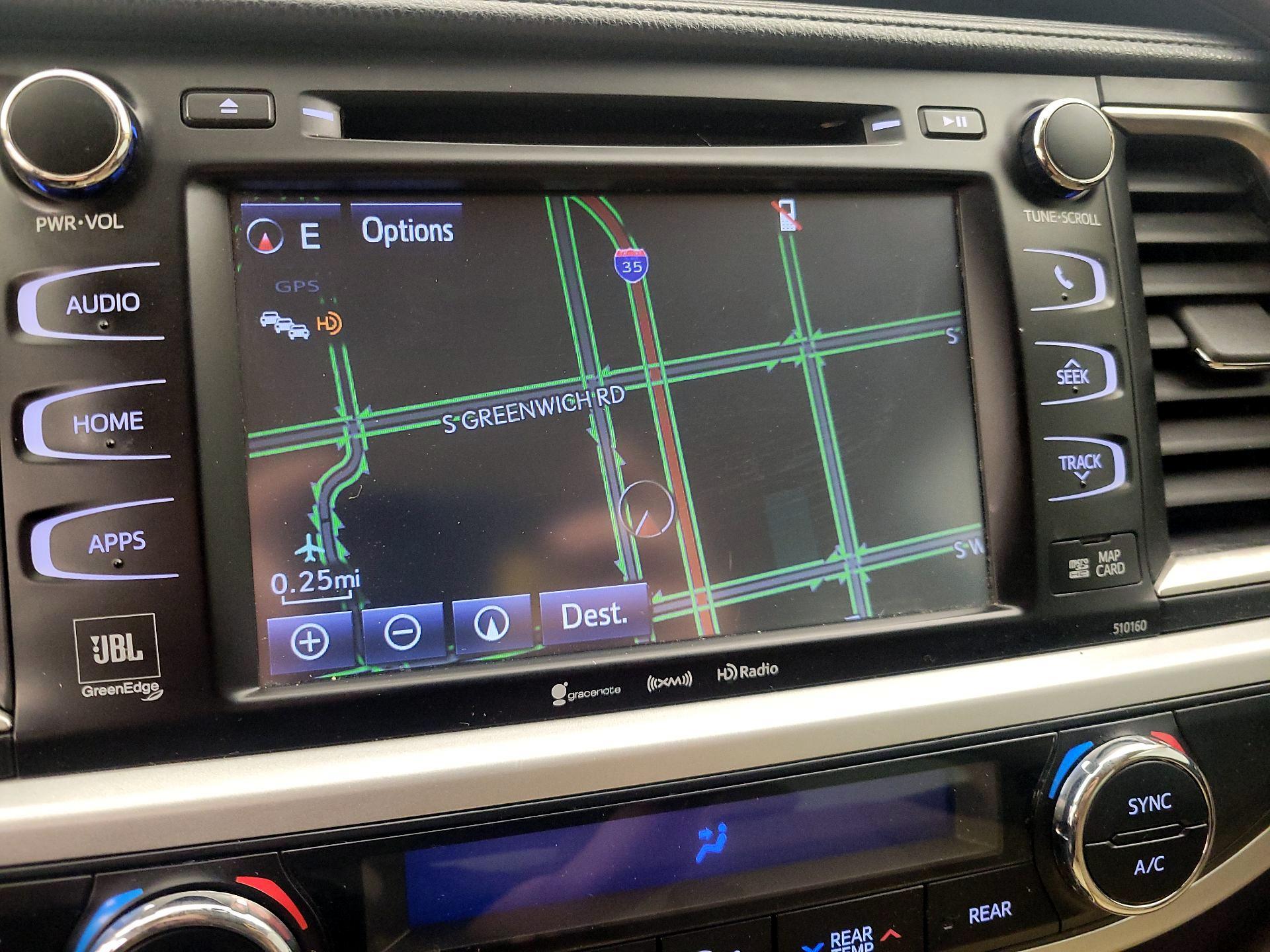 Thumbnail: 2016 Toyota Highlander - 14