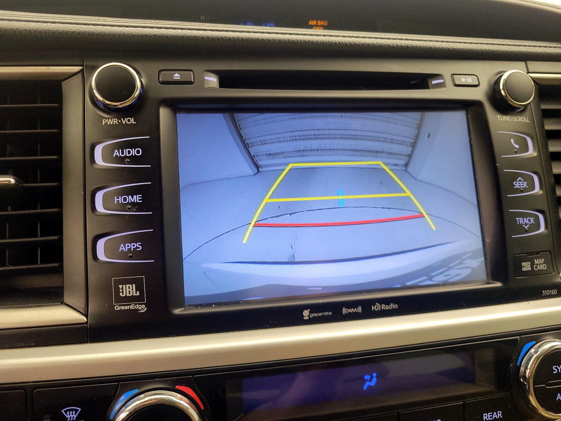 Thumbnail: 2016 Toyota Highlander - 15