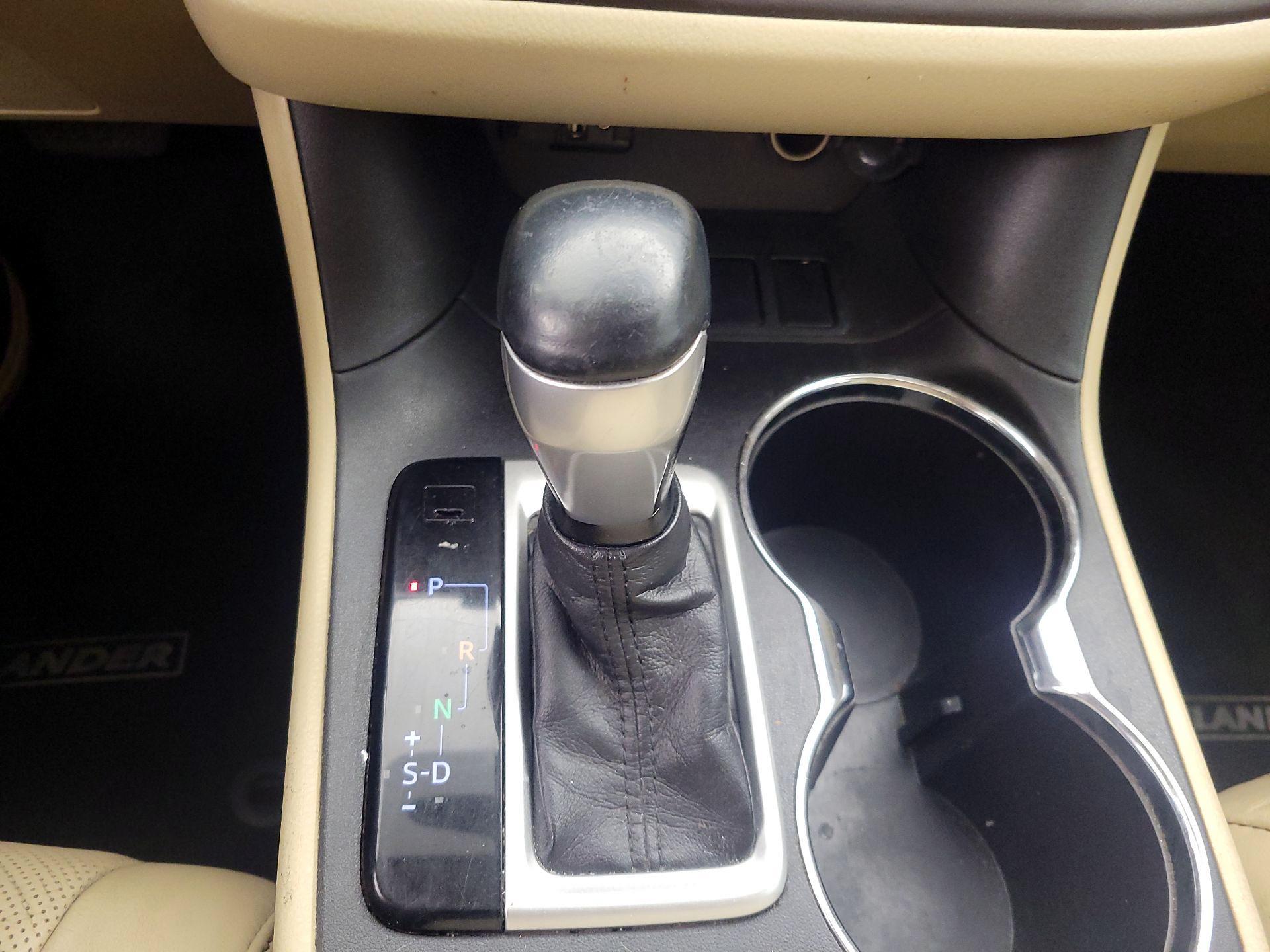 Thumbnail: 2016 Toyota Highlander - 18