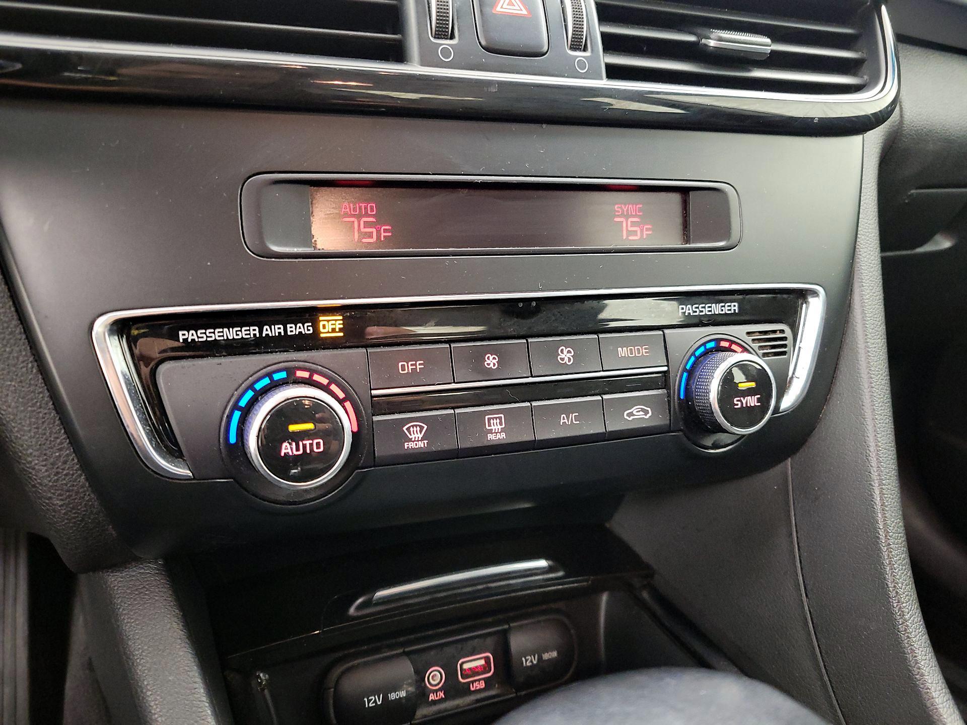 Thumbnail: 2016 Kia Optima - 14