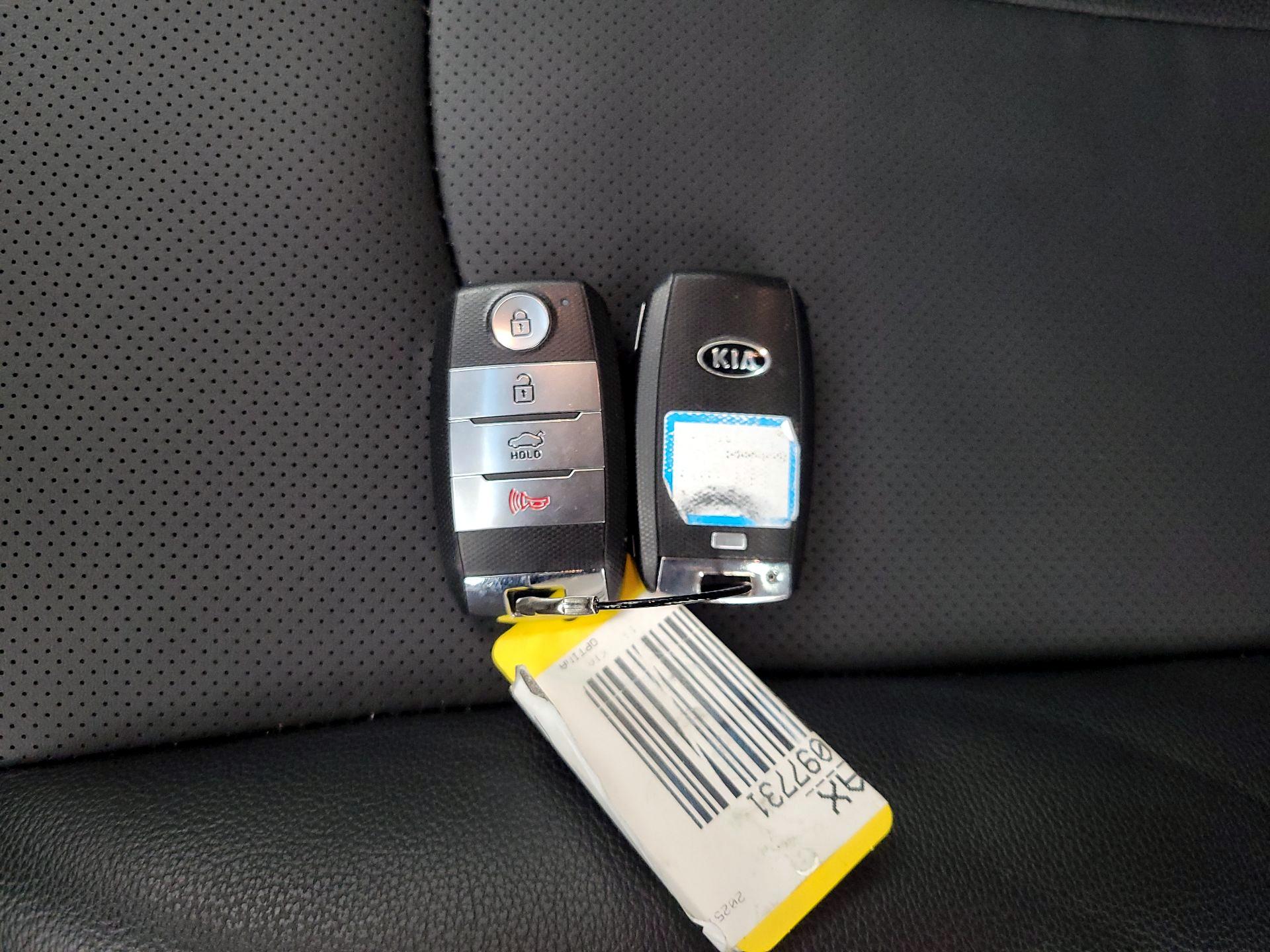 Thumbnail: 2016 Kia Optima - 20