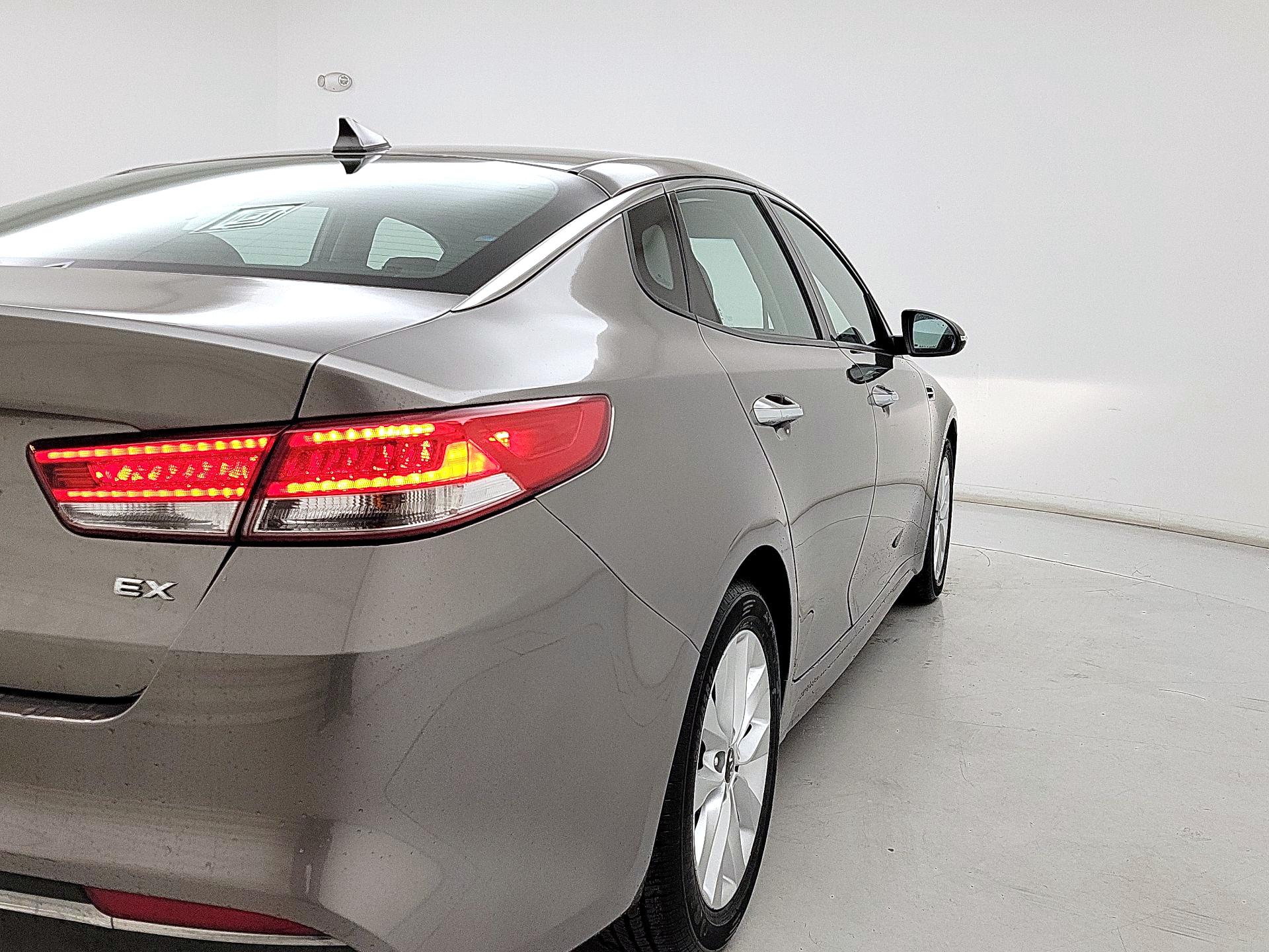 Thumbnail: 2016 Kia Optima - 5