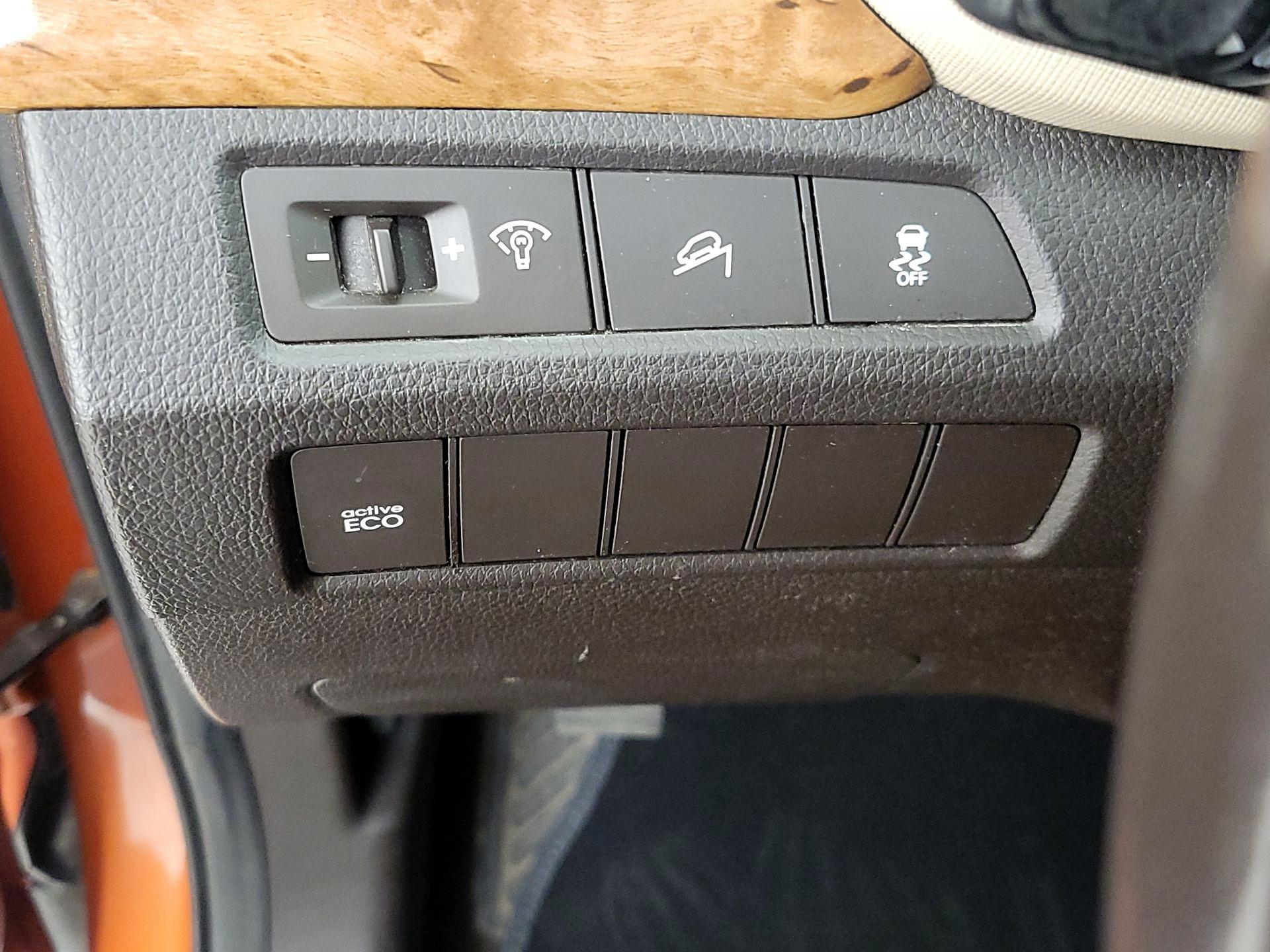 Thumbnail: 2014 Hyundai Santa Fe - 13