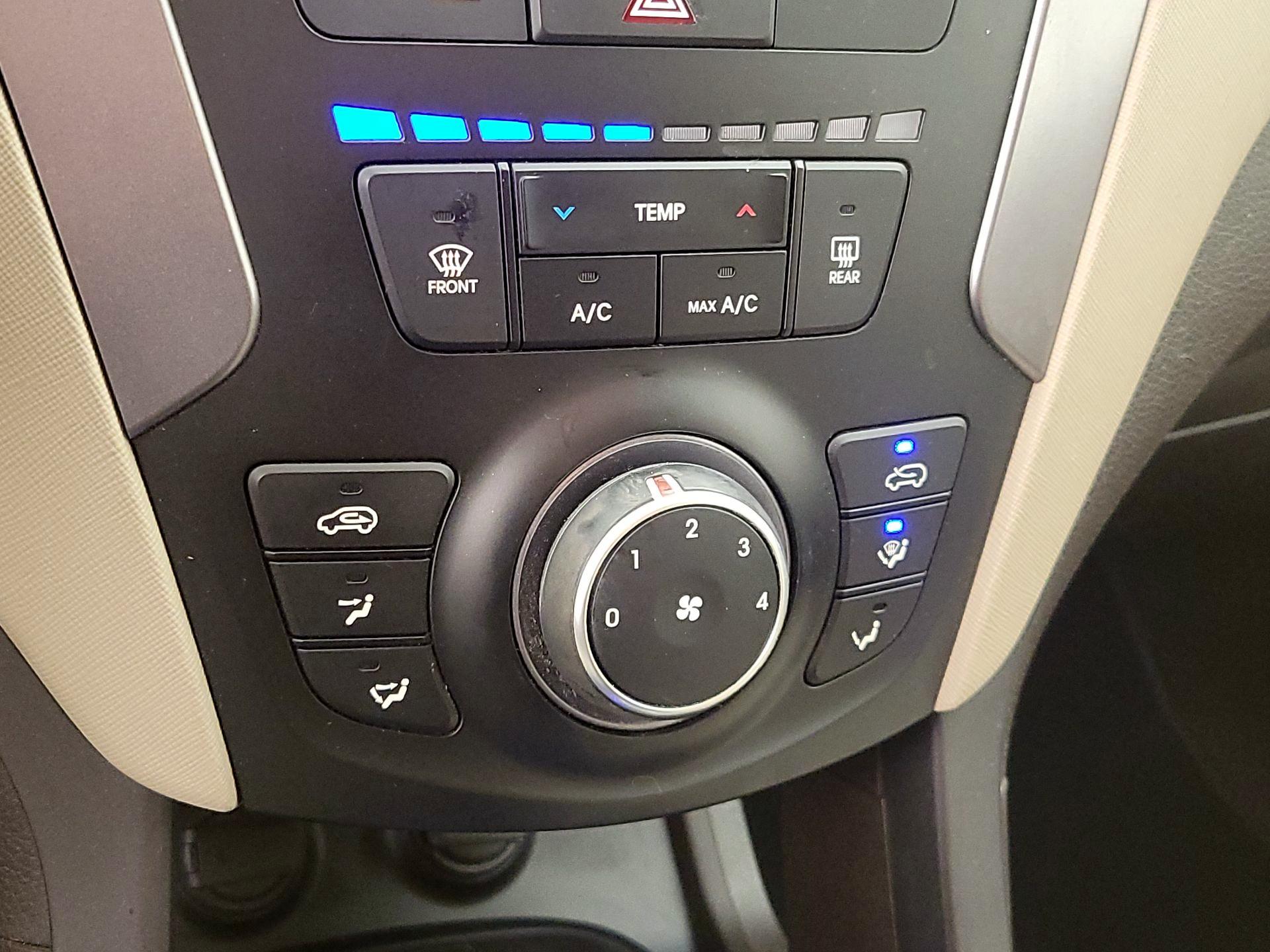 Thumbnail: 2014 Hyundai Santa Fe - 16