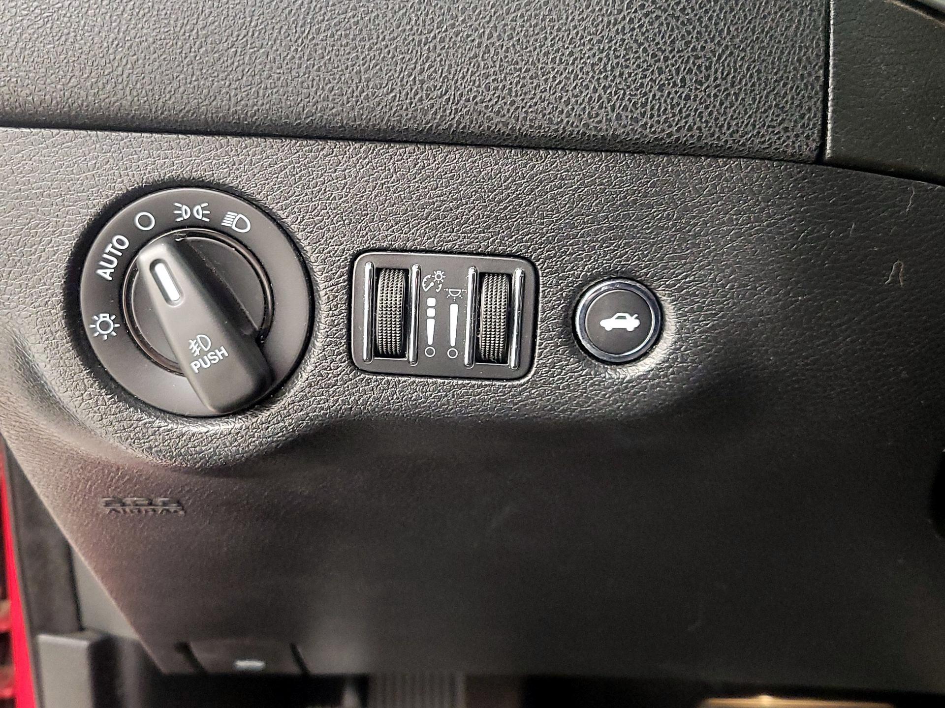 Thumbnail: 2016 Dodge Charger - 13