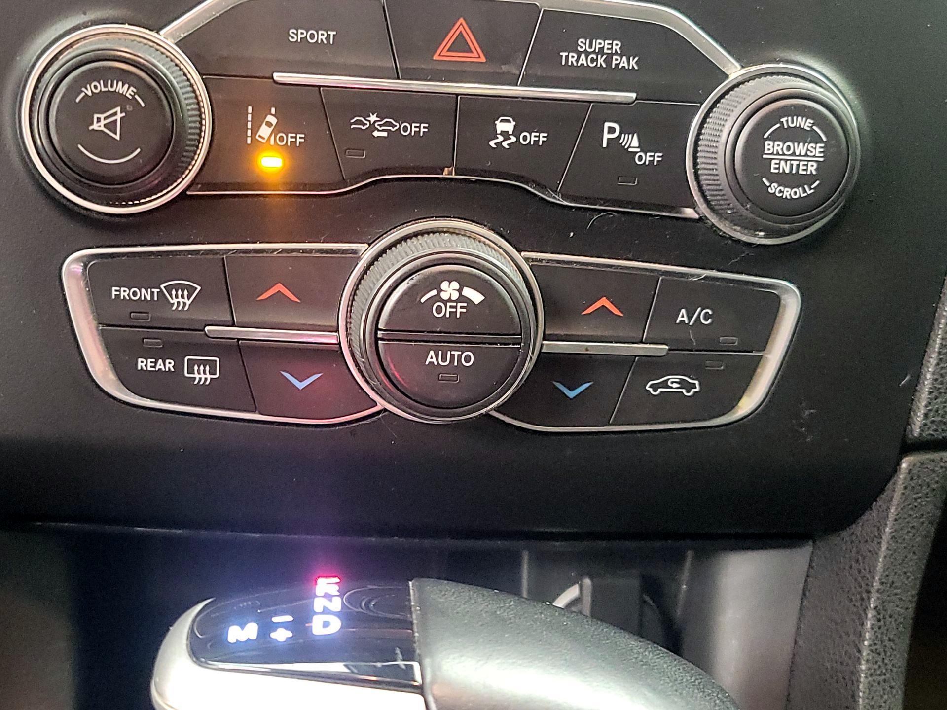 Thumbnail: 2016 Dodge Charger - 16