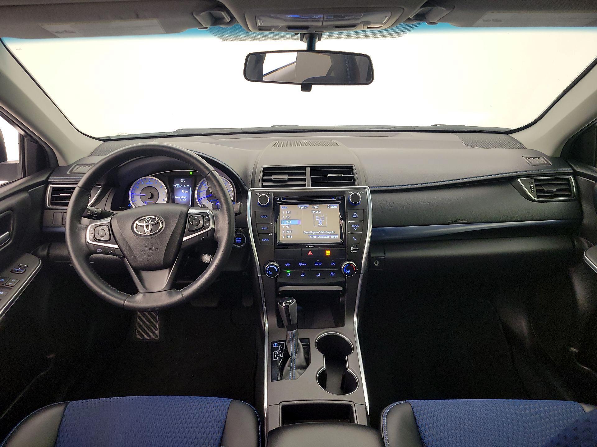 Thumbnail: 2016 Toyota Camry - 9