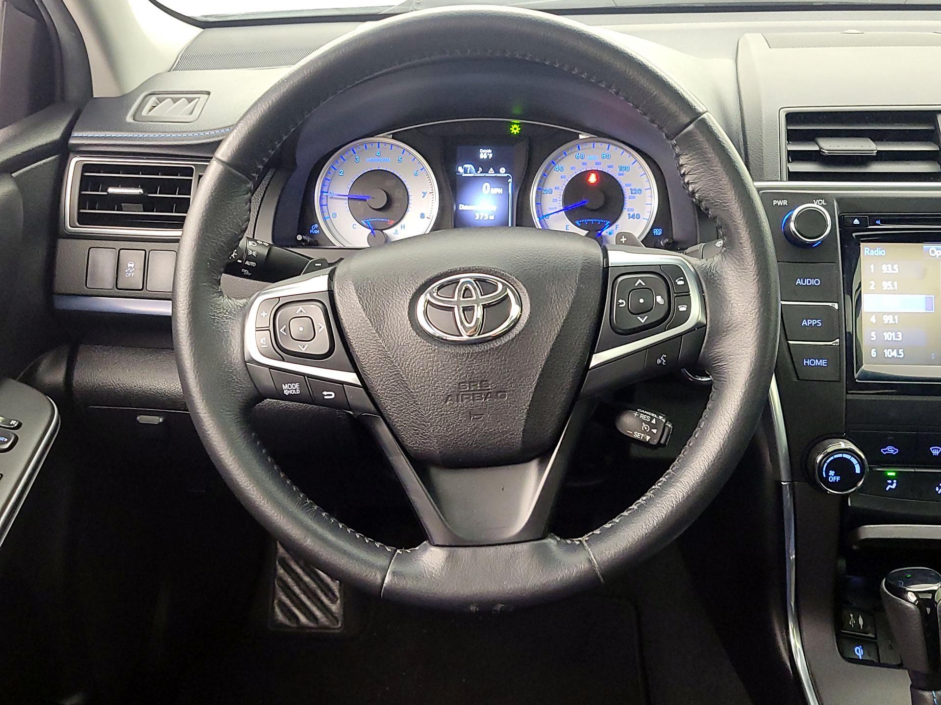 Thumbnail: 2016 Toyota Camry - 10