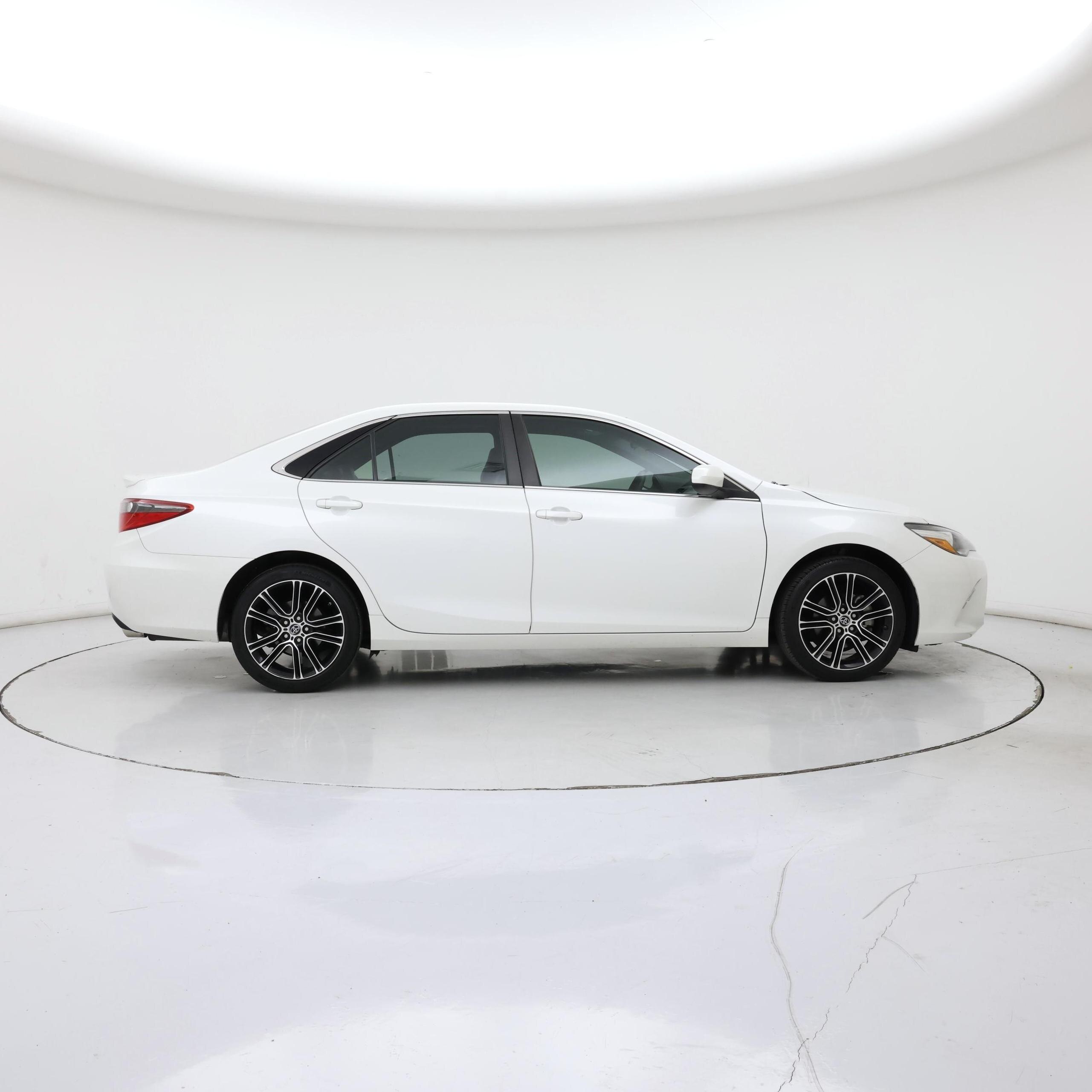 Thumbnail: 2016 Toyota Camry - 7