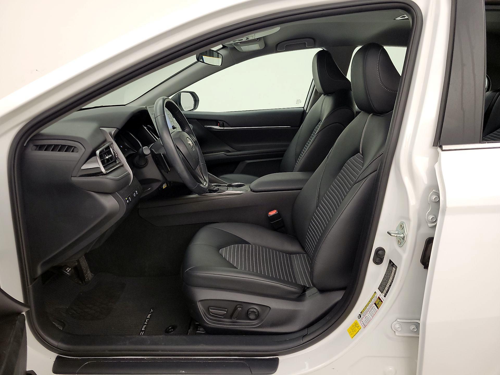 Thumbnail: 2022 Toyota Camry - 11