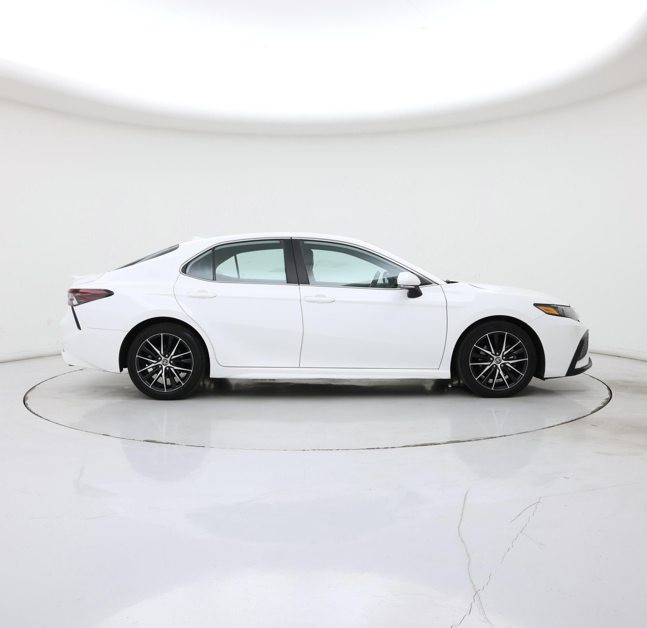 Thumbnail: 2022 Toyota Camry - 7