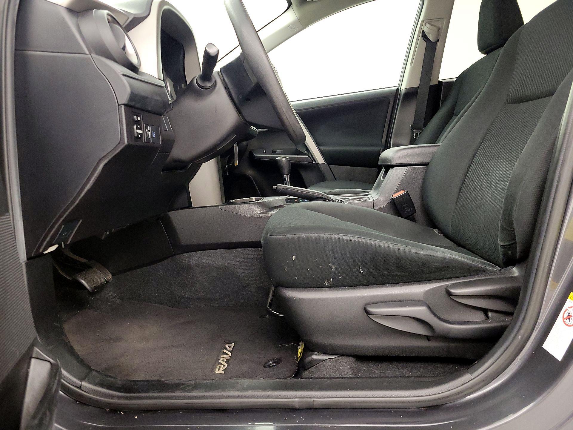 Thumbnail: 2018 Toyota RAV4 - 11