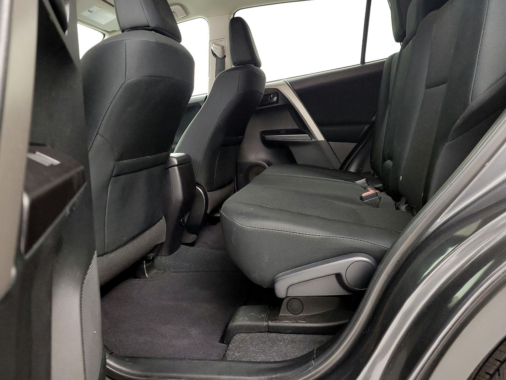 Thumbnail: 2018 Toyota RAV4 - 19