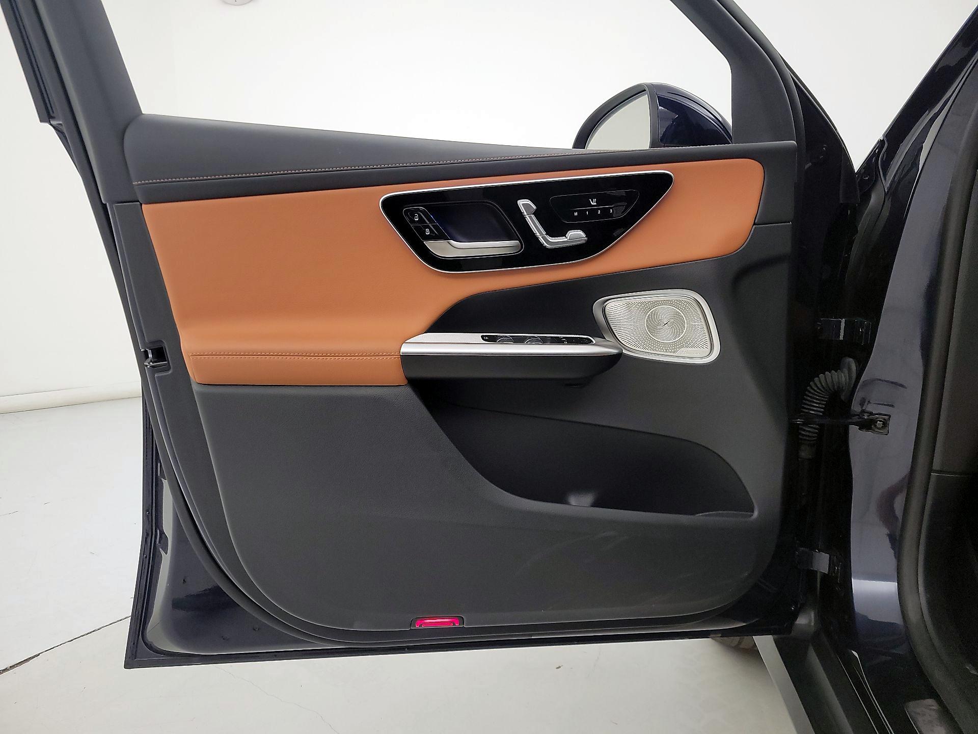 Thumbnail: 2024 Mercedes-Benz GLC - 12