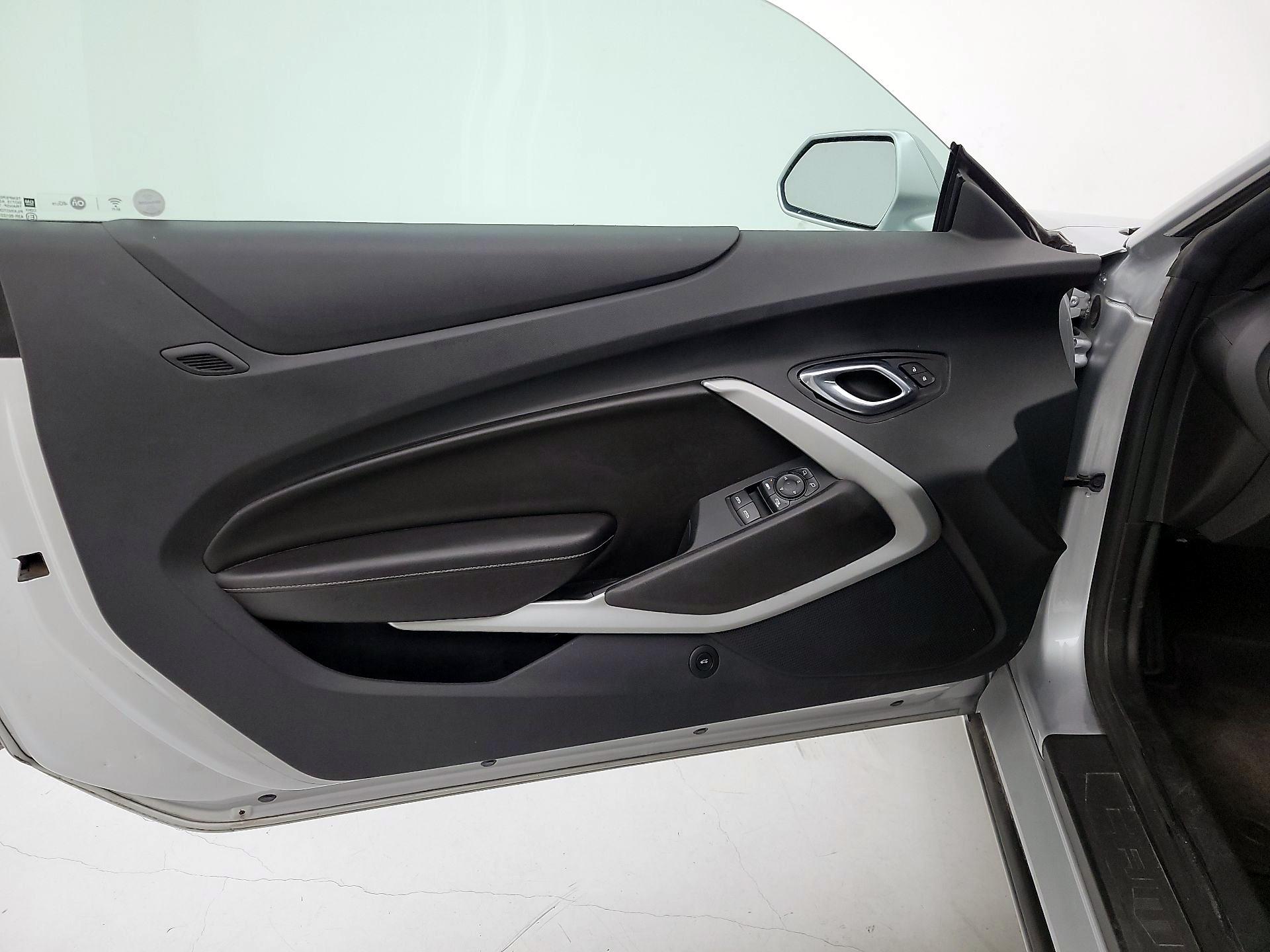 Thumbnail: 2018 Chevrolet Camaro - 12