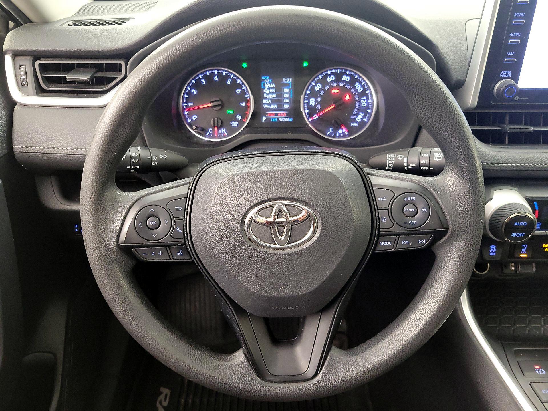 Thumbnail: 2019 Toyota RAV4 - 10