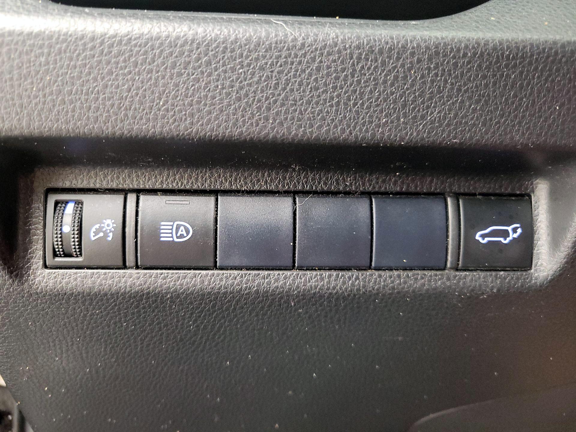 Thumbnail: 2019 Toyota RAV4 - 13