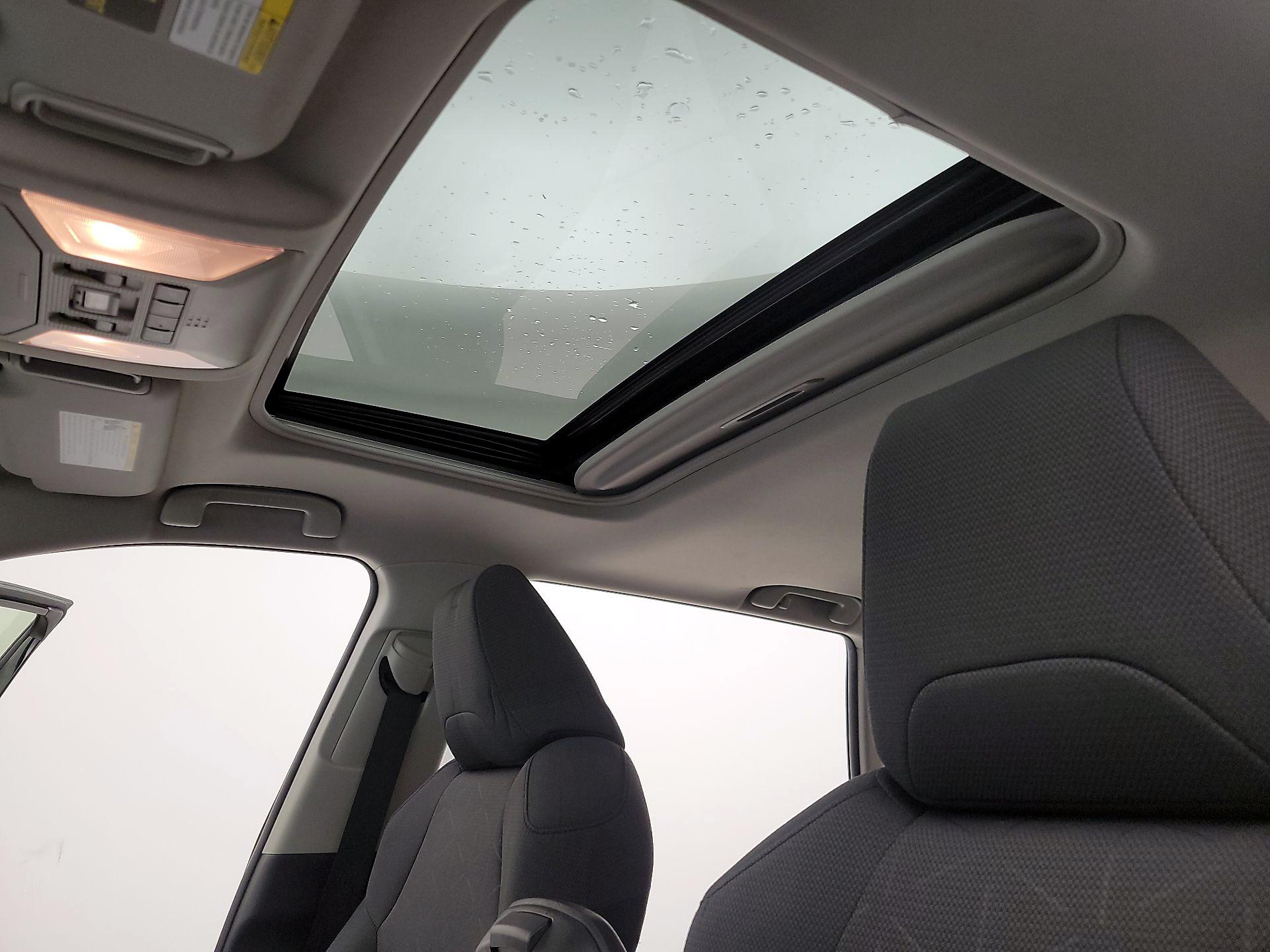 Thumbnail: 2019 Toyota RAV4 - 19