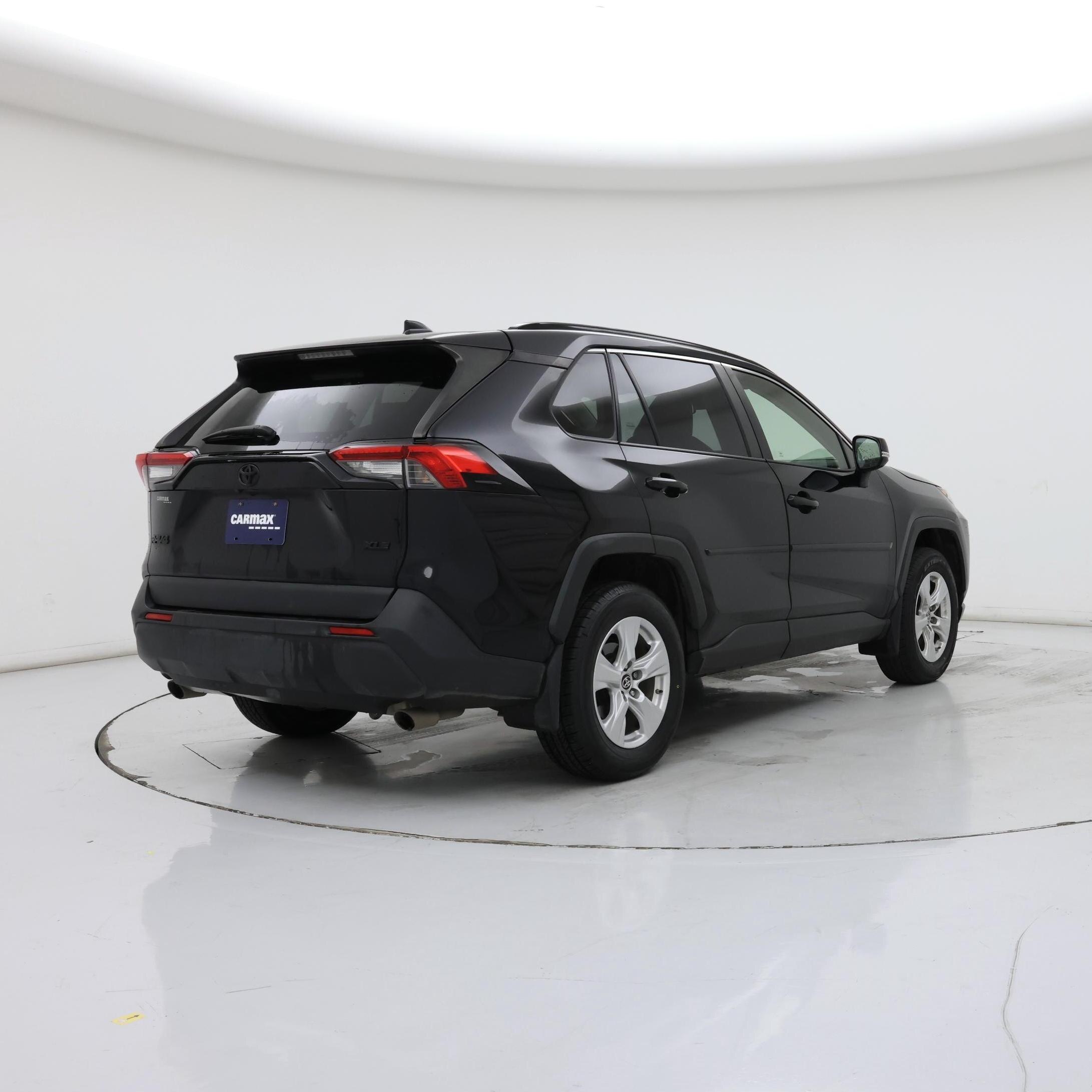 Thumbnail: 2019 Toyota RAV4 - 8