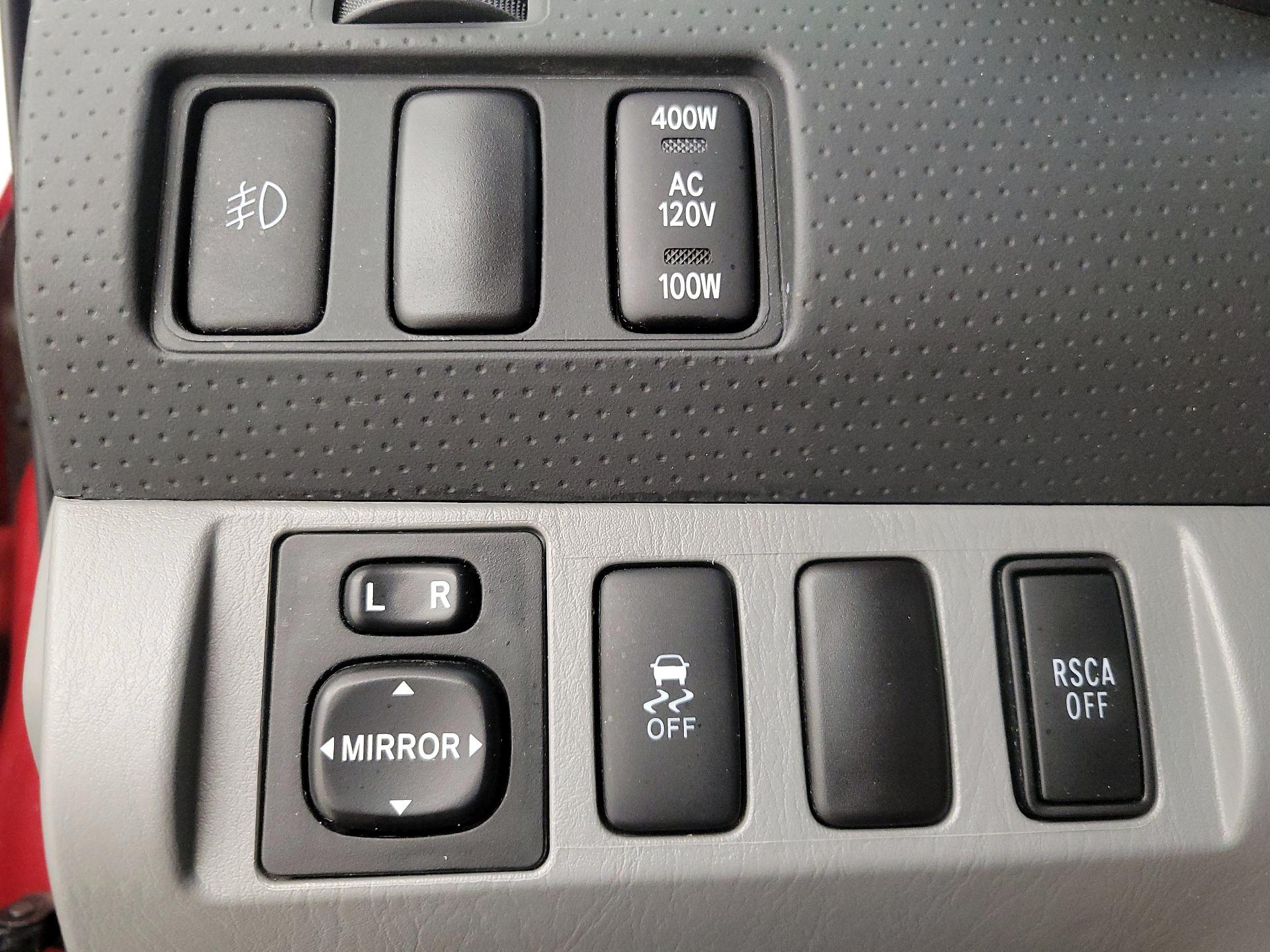 Thumbnail: 2015 Toyota Tacoma - 13