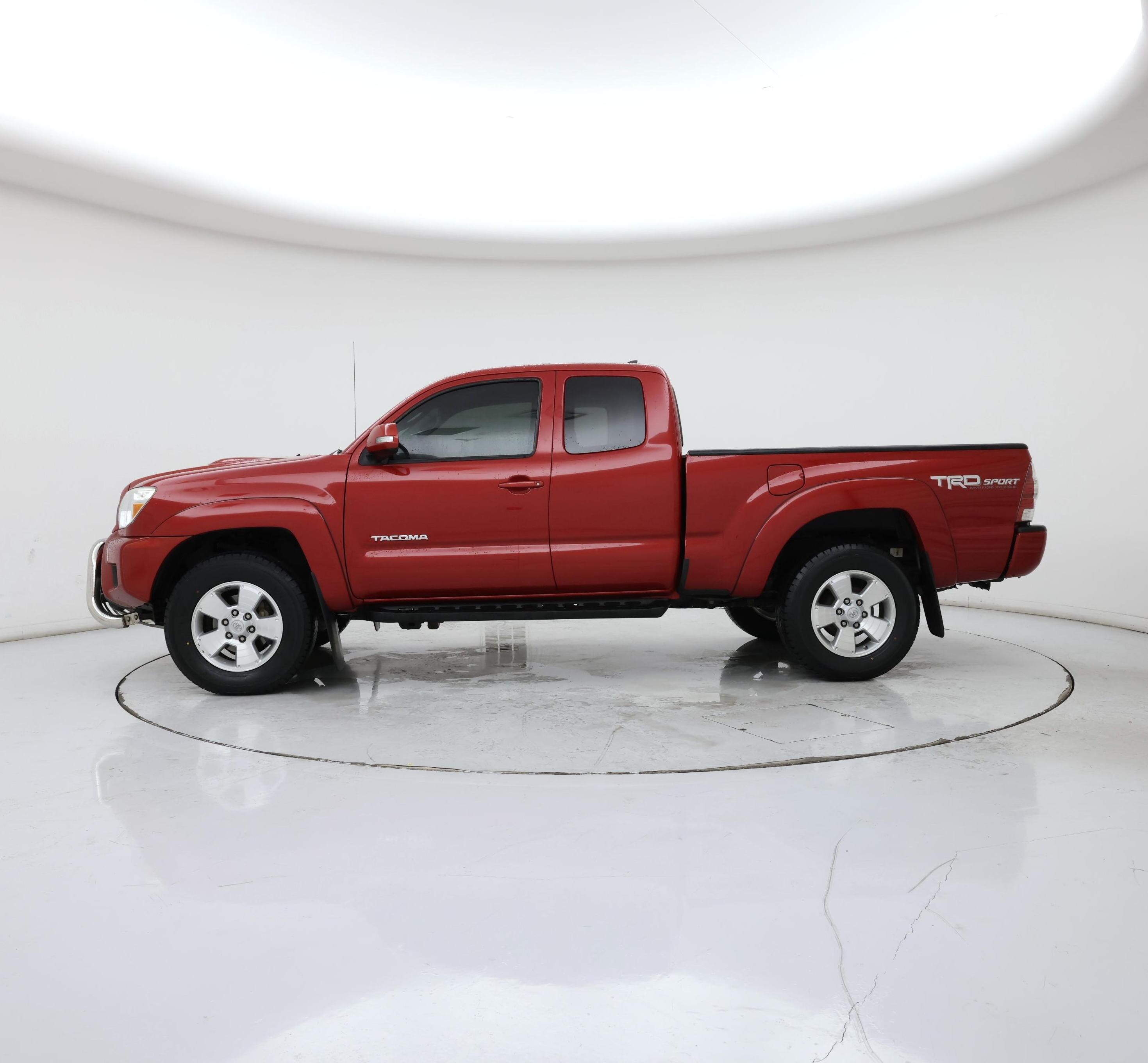 Thumbnail: 2015 Toyota Tacoma - 3