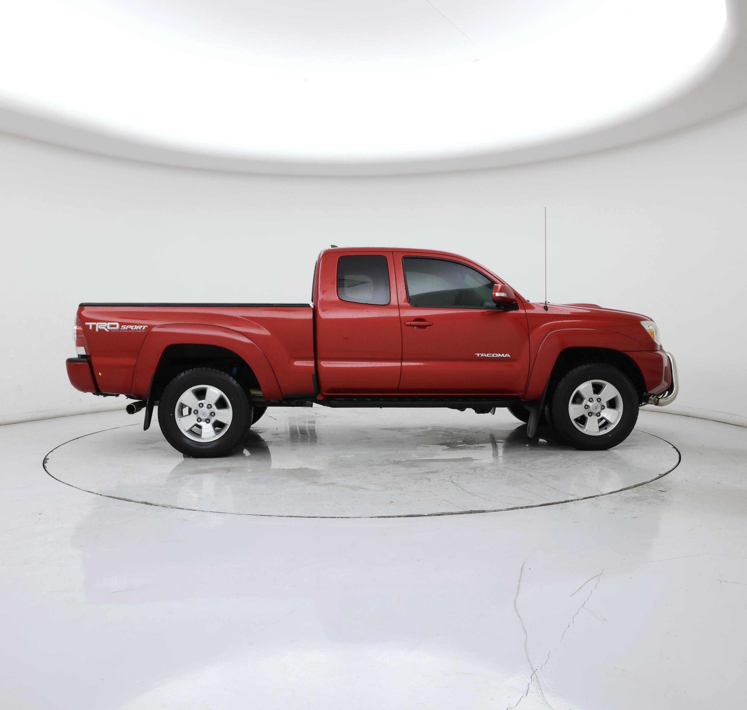 Thumbnail: 2015 Toyota Tacoma - 7