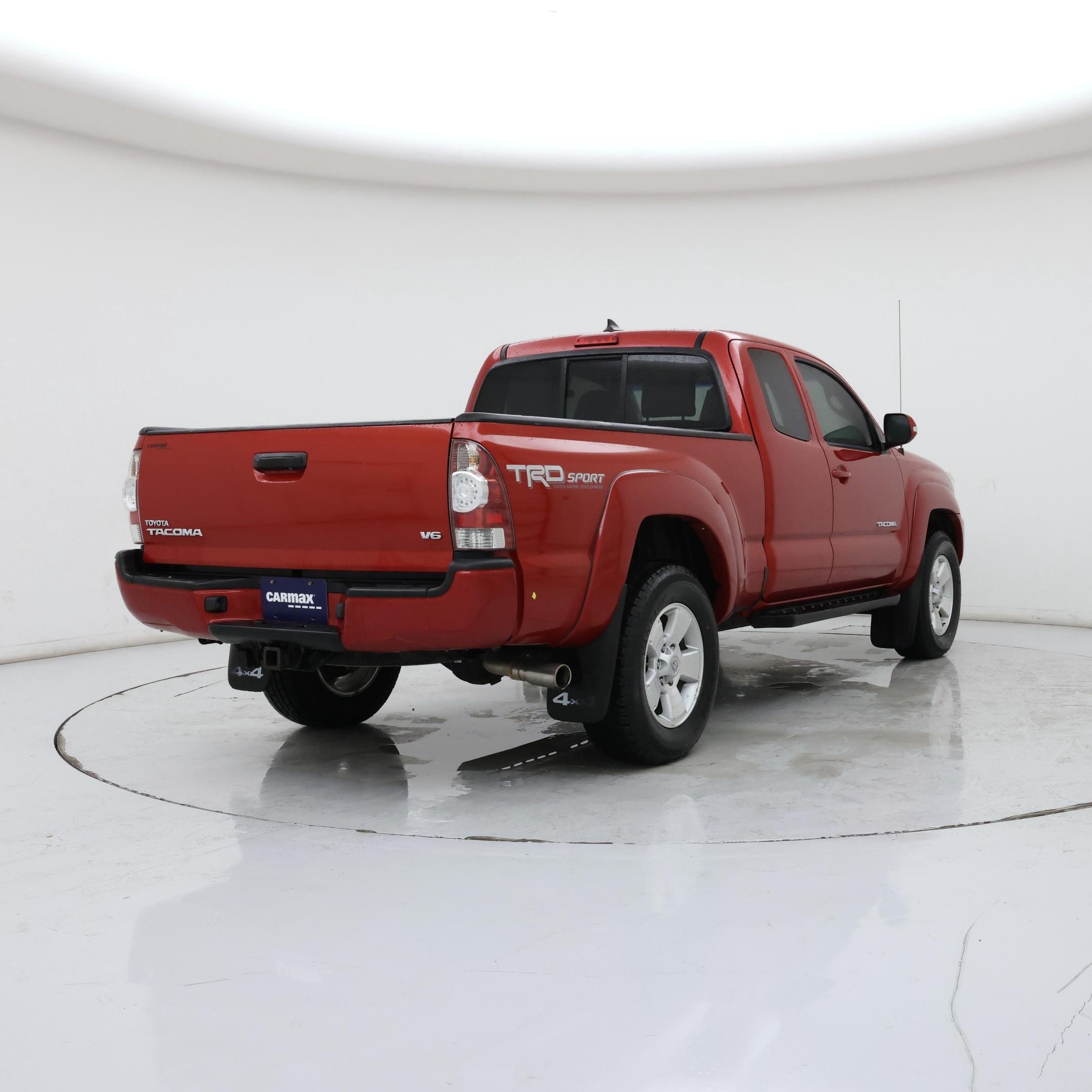 Thumbnail: 2015 Toyota Tacoma - 8