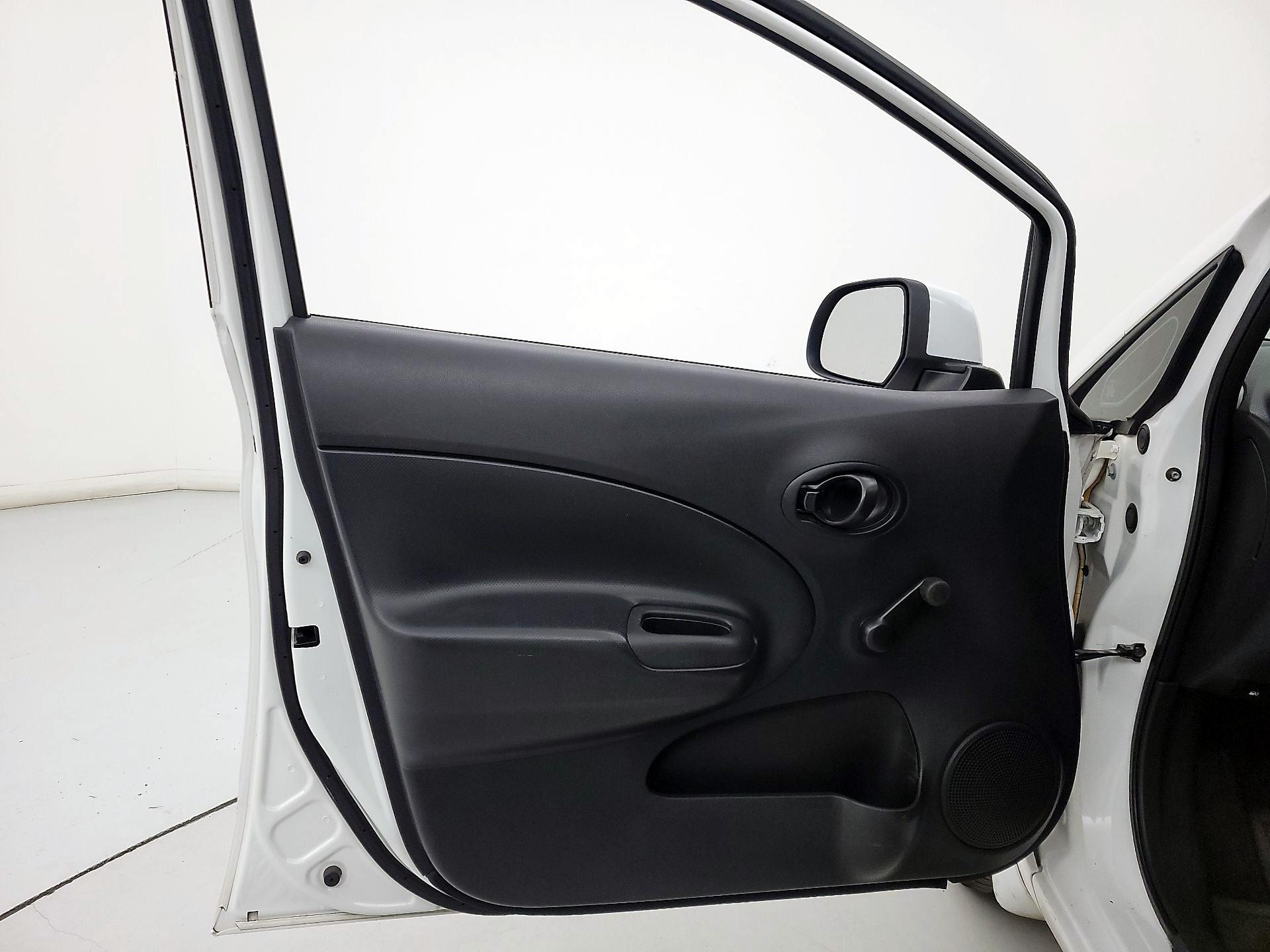 Thumbnail: 2014 Nissan Versa Note - 12