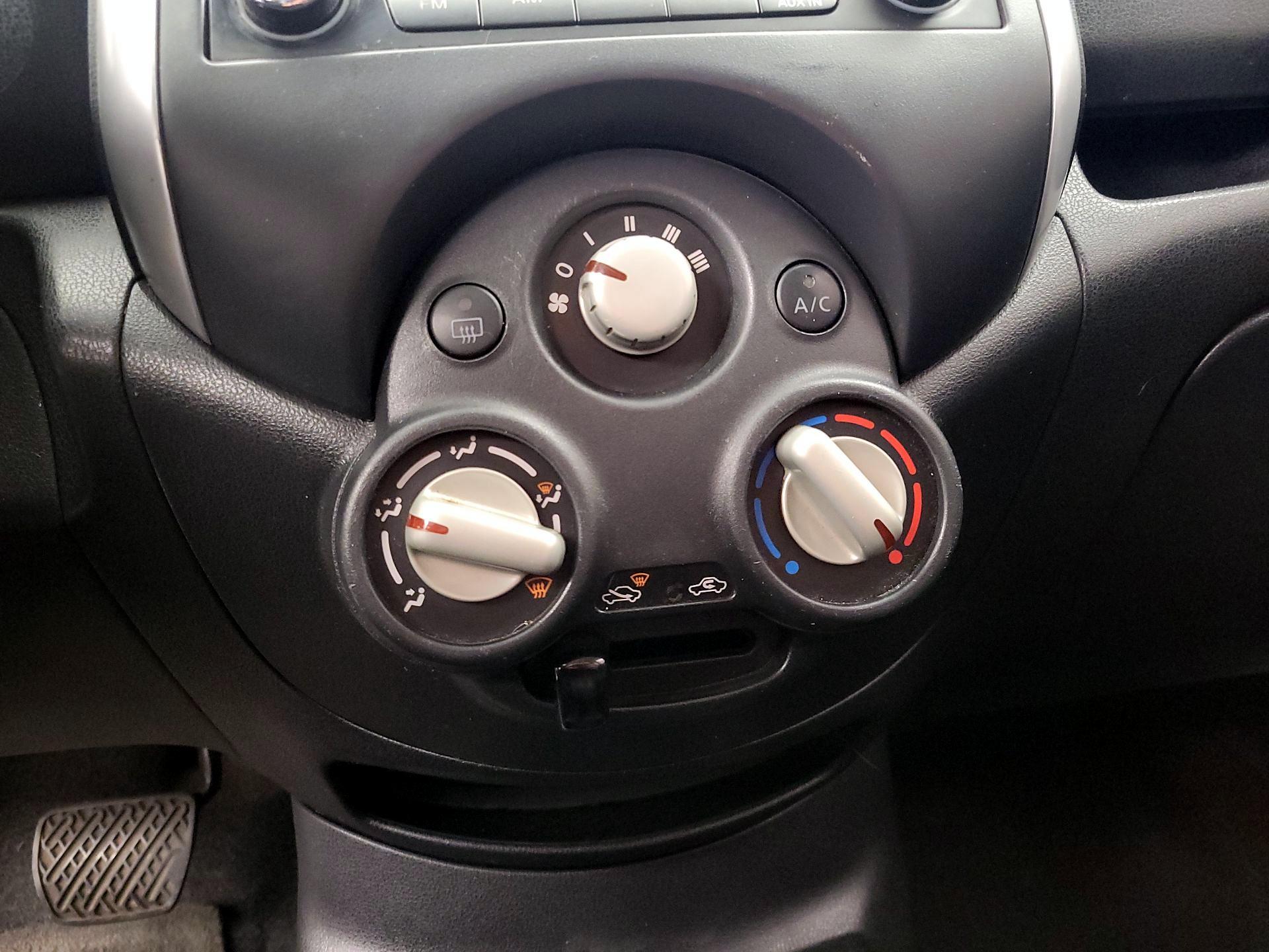 Thumbnail: 2014 Nissan Versa Note - 15