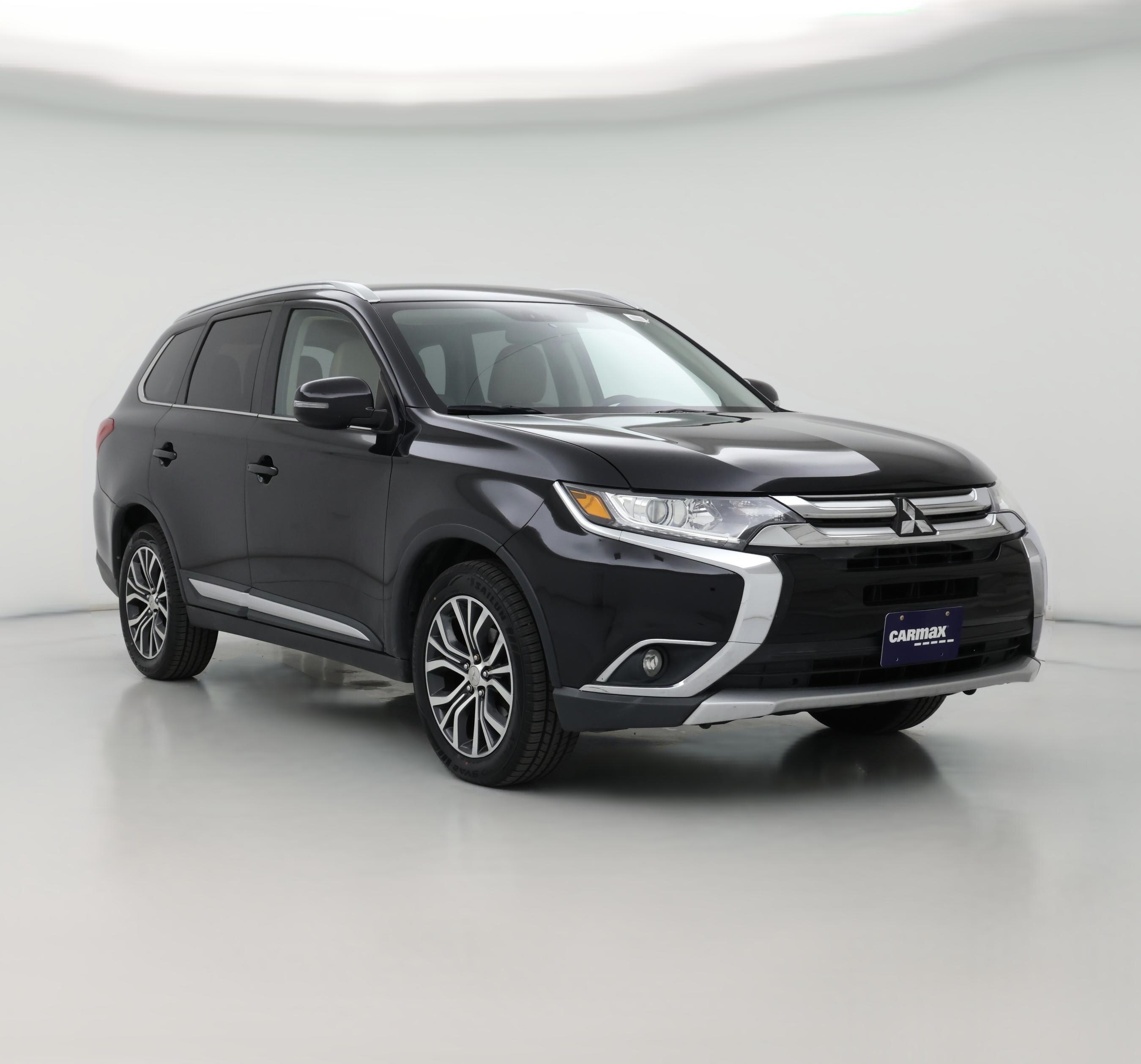 Thumbnail: 2017 Mitsubishi Outlander - 1