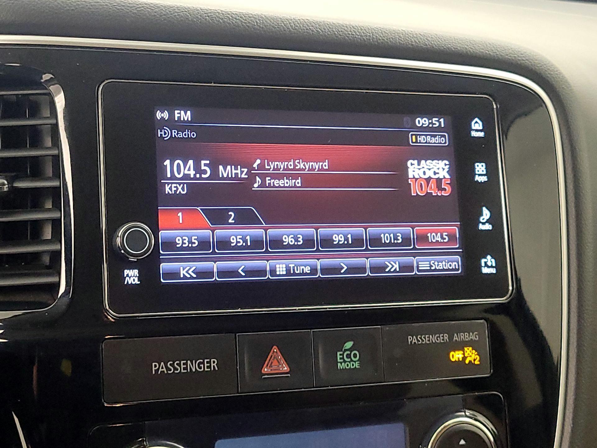 Thumbnail: 2017 Mitsubishi Outlander - 15