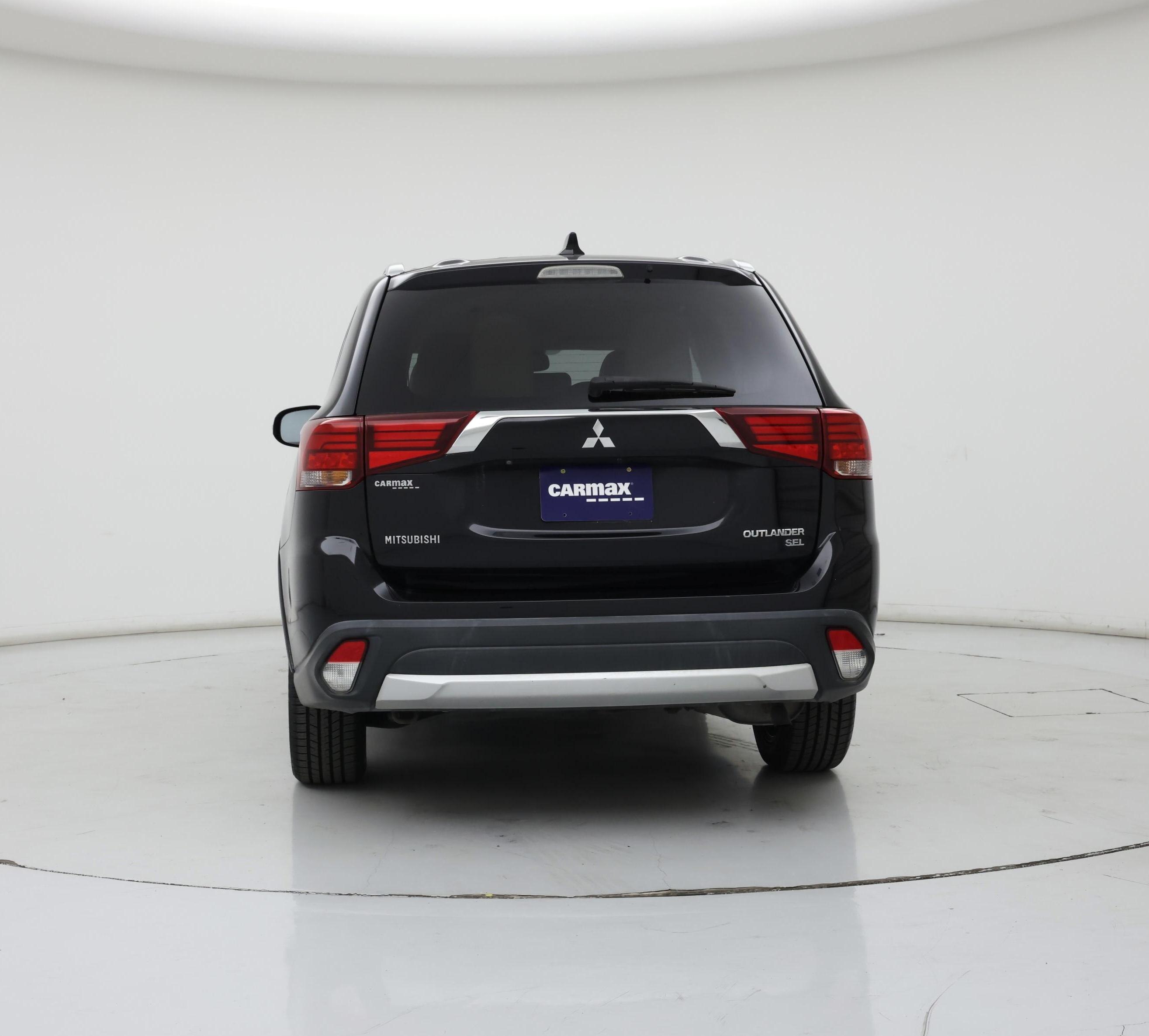 Thumbnail: 2017 Mitsubishi Outlander - 6