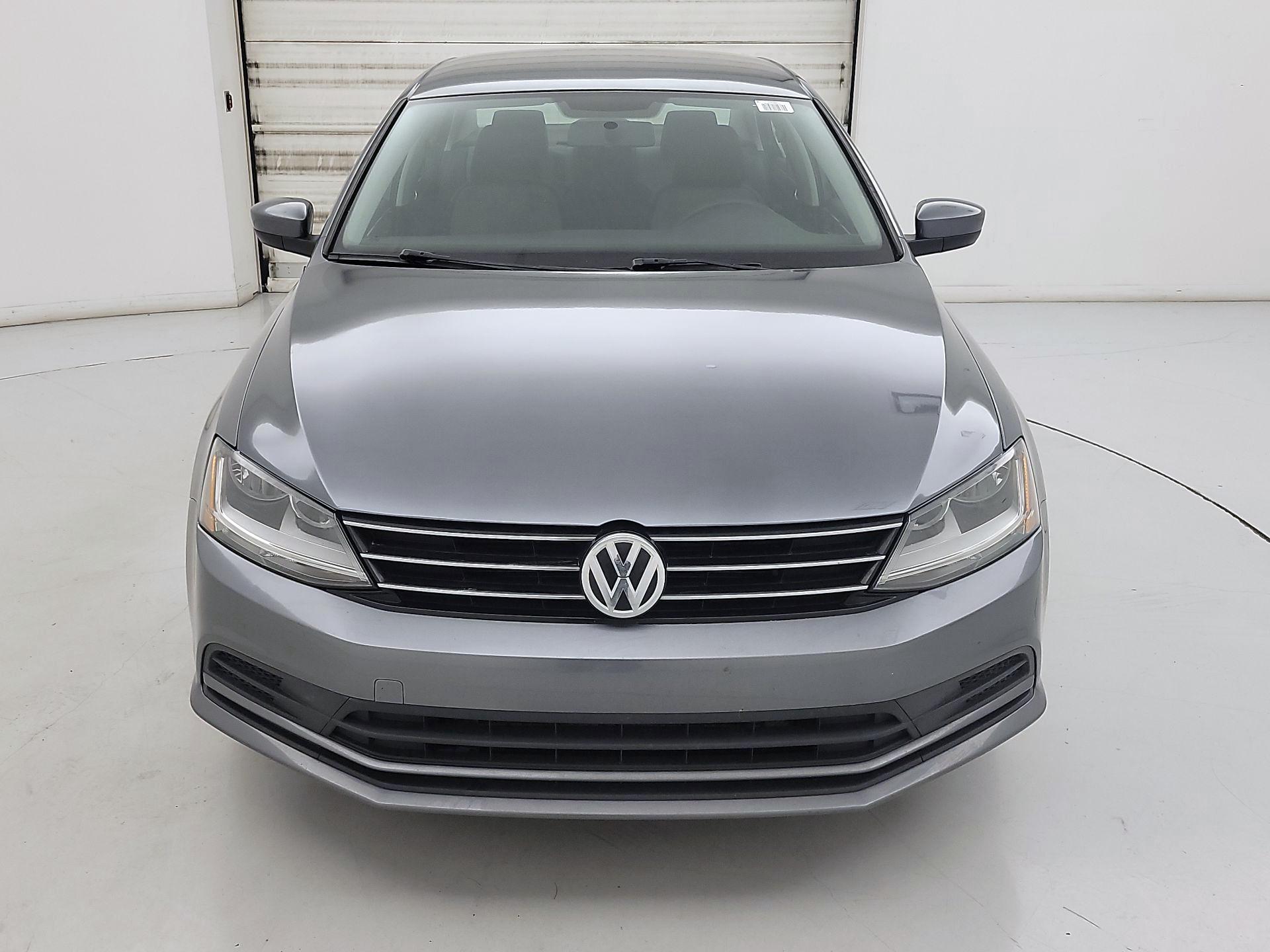 Thumbnail: 2017 Volkswagen Jetta - 2