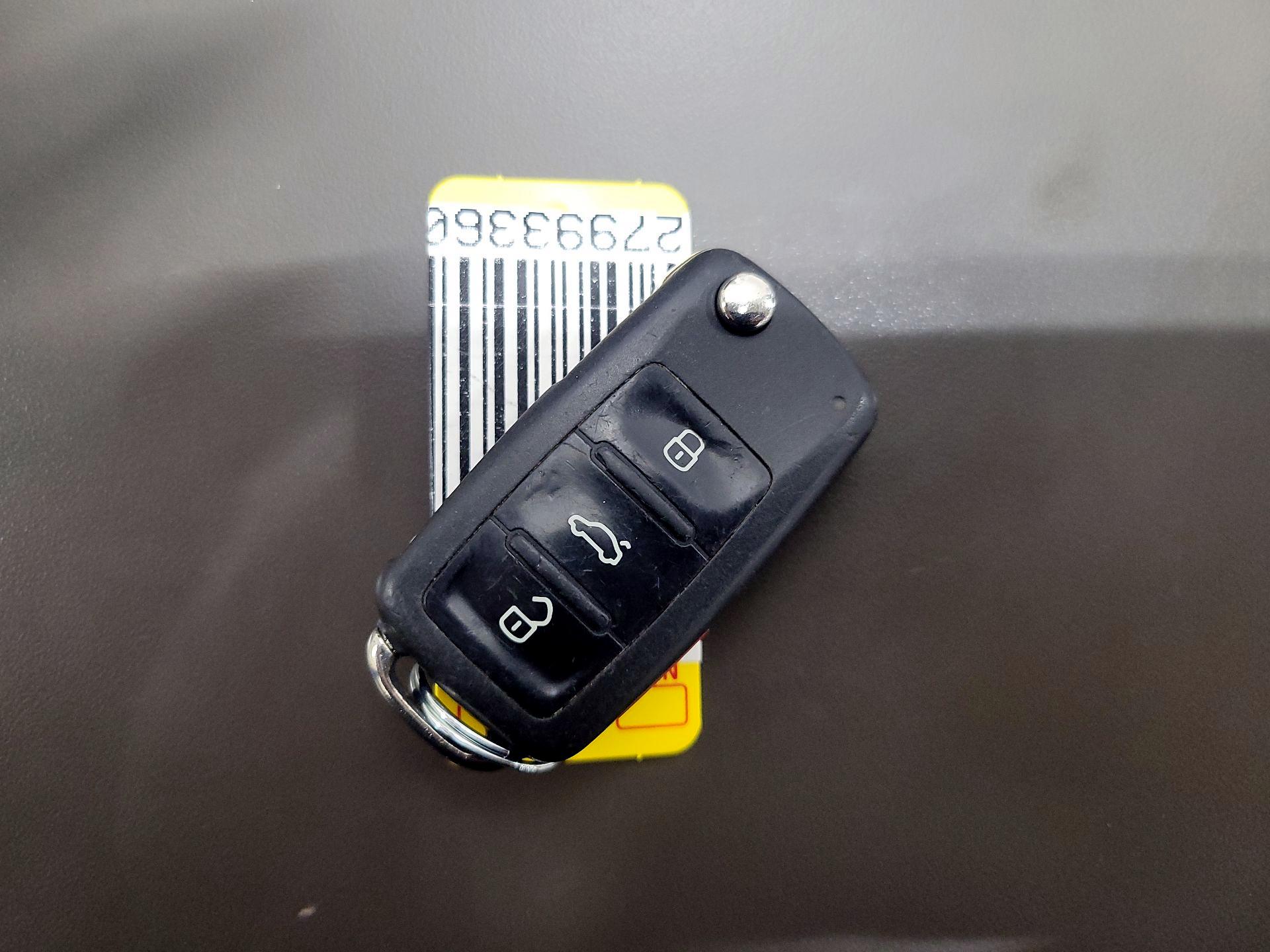 Thumbnail: 2017 Volkswagen Jetta - 20