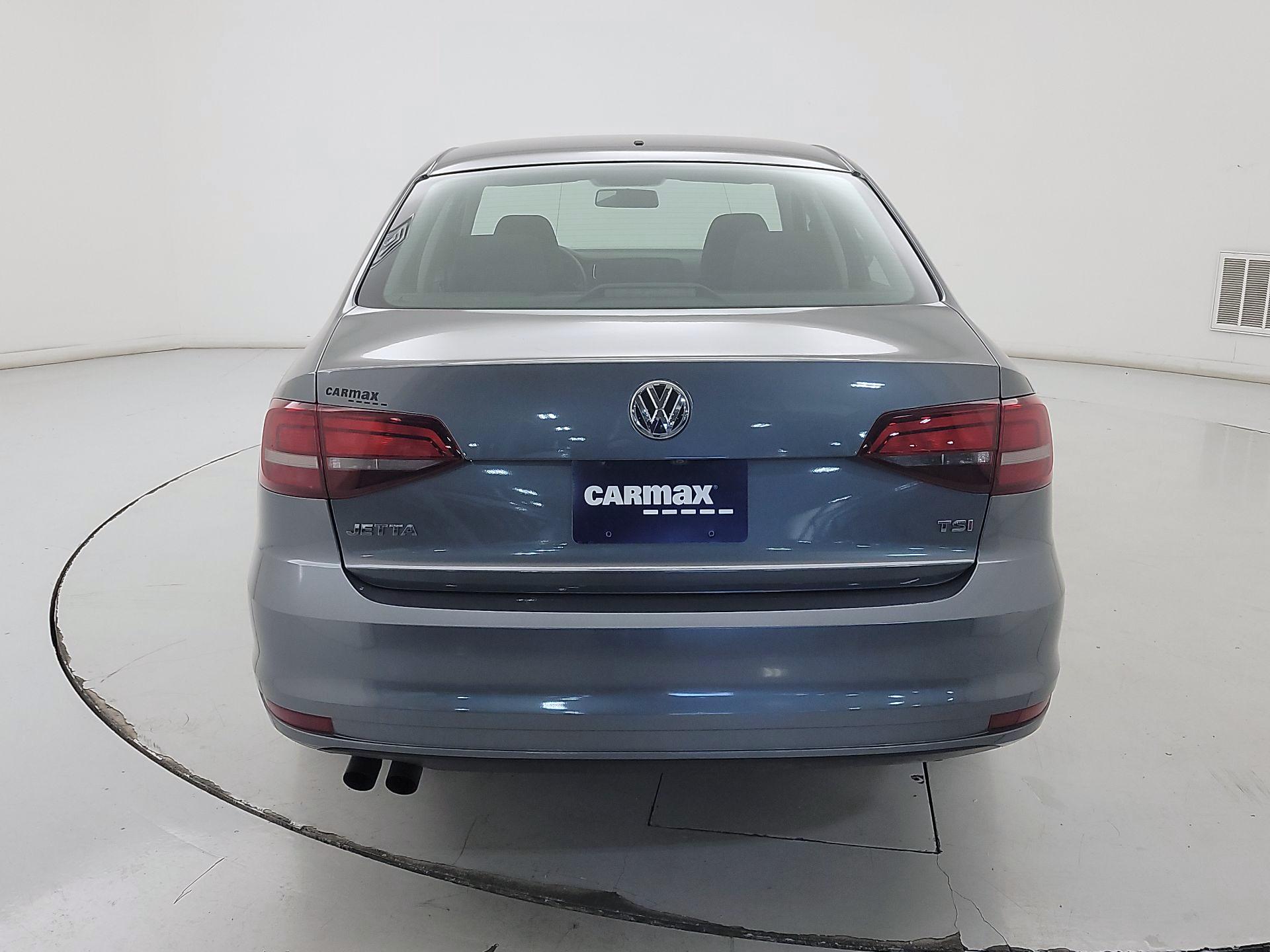 Thumbnail: 2017 Volkswagen Jetta - 6