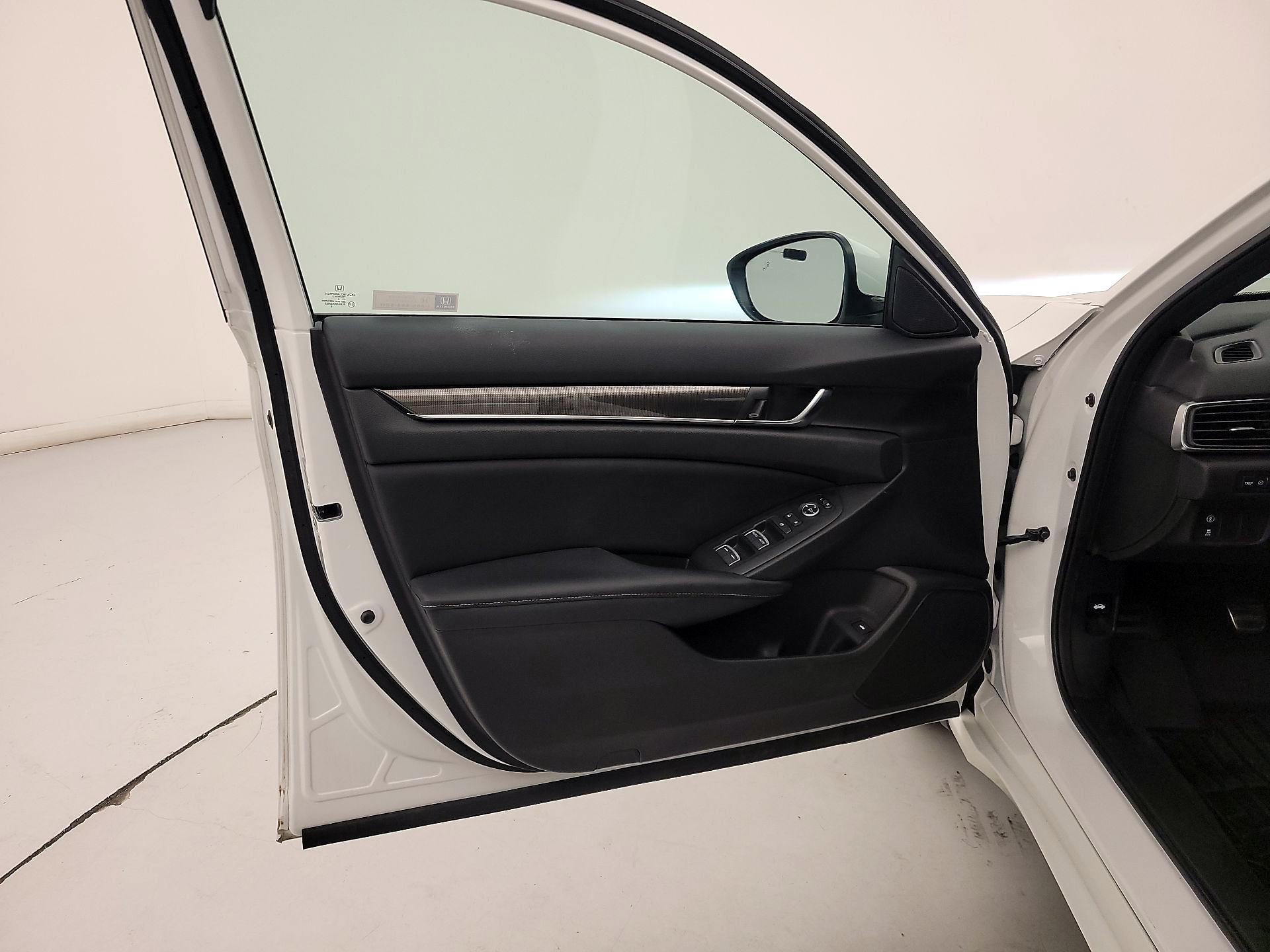 Thumbnail: 2018 Honda Accord - 10