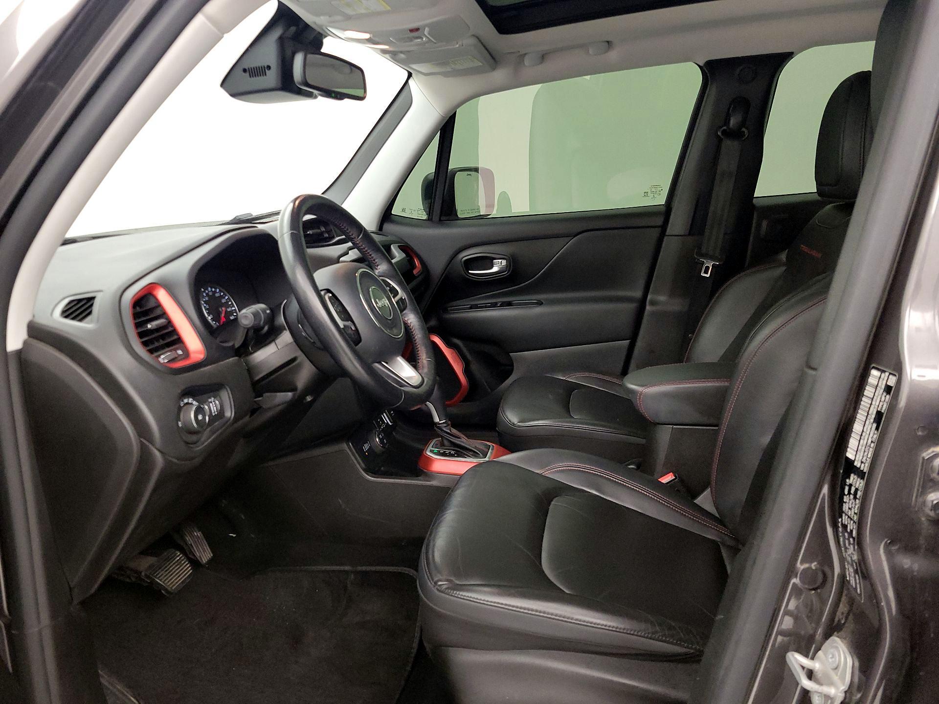 Thumbnail: 2021 Jeep Renegade - 9