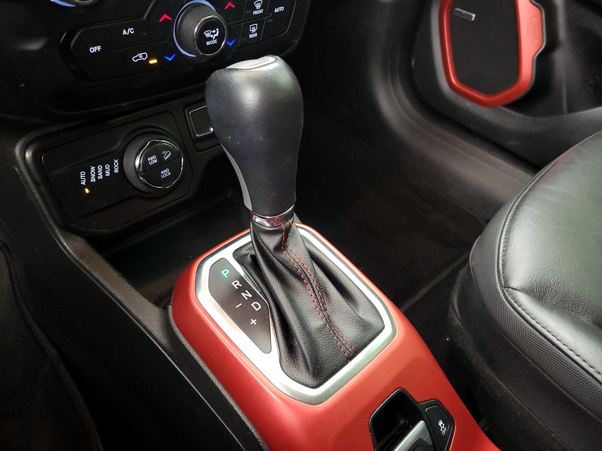 Thumbnail: 2021 Jeep Renegade - 16