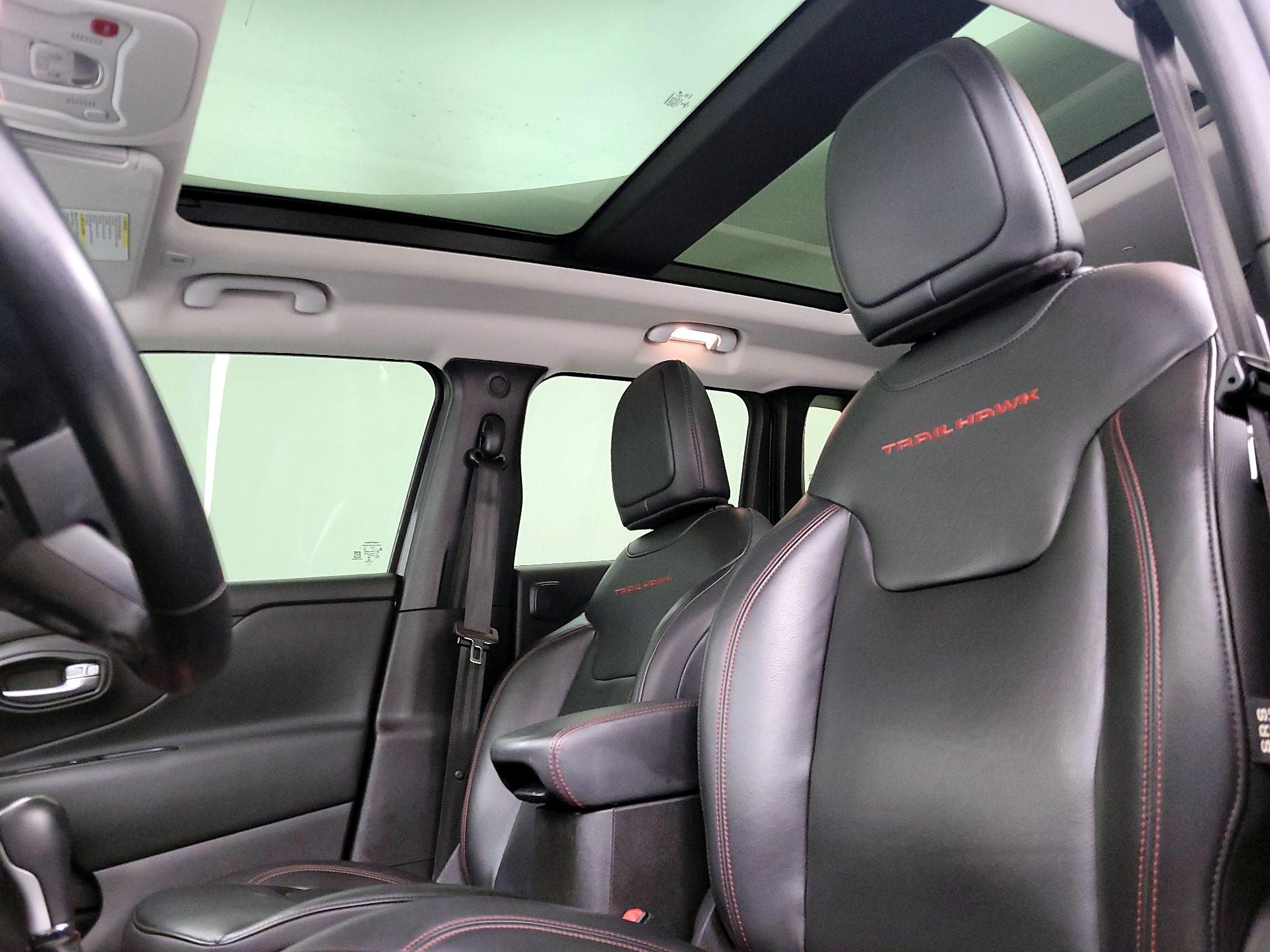 Thumbnail: 2021 Jeep Renegade - 18